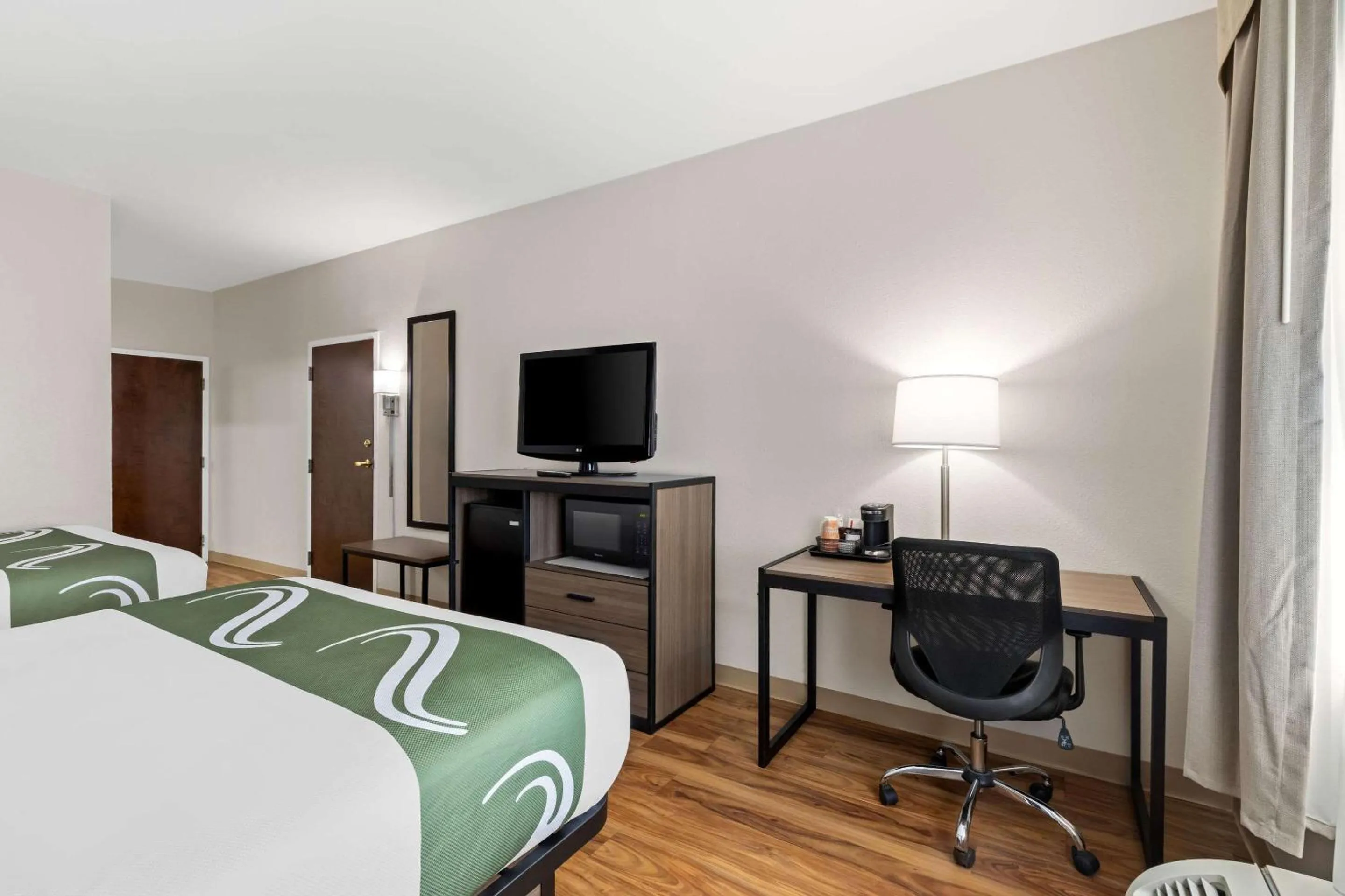 Bedroom, Bed in Quality Inn Fayetteville Near Historic Downtown Square