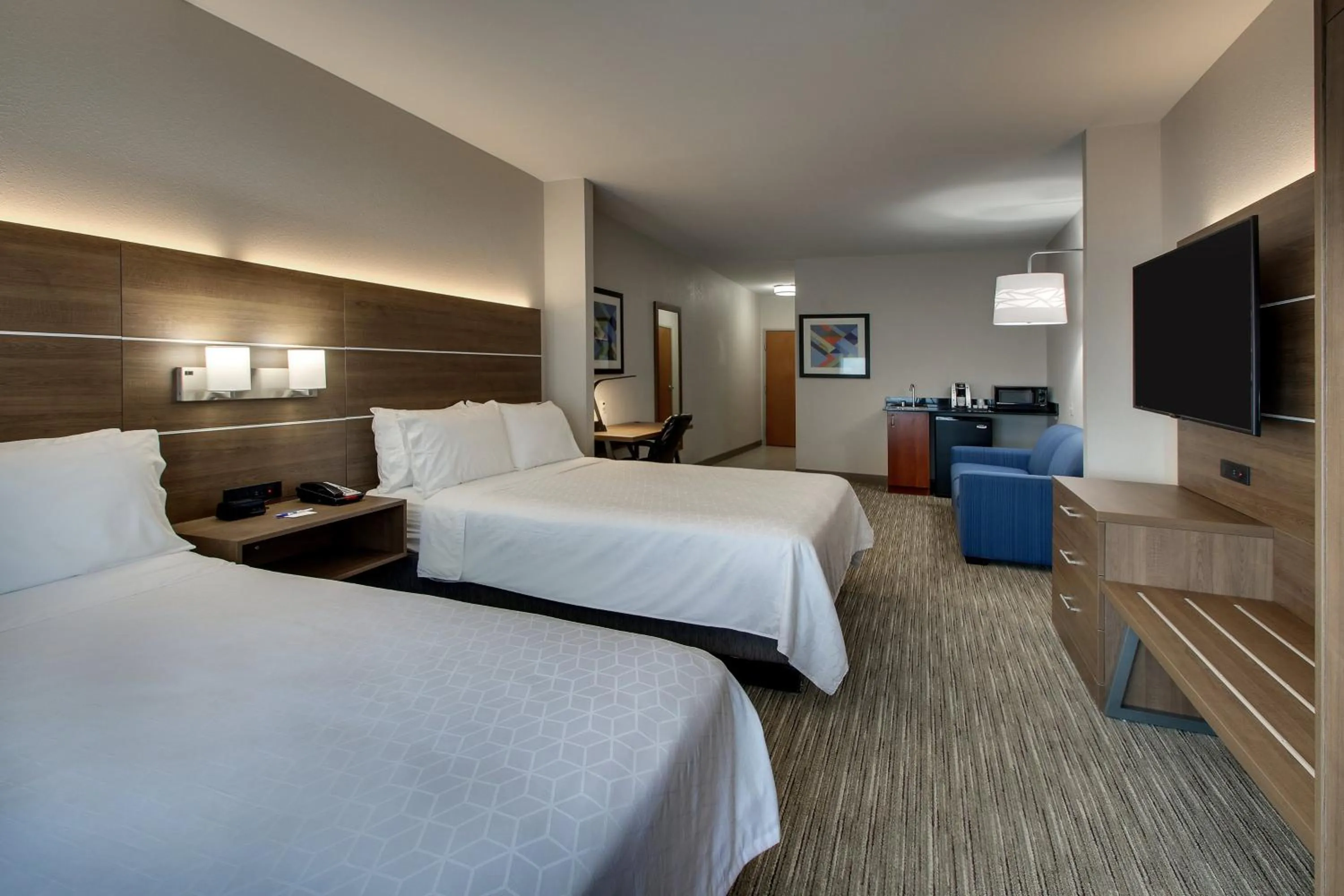 Photo of the whole room, Bed in Holiday Inn Express Hotel & Suites Waukegan/Gurnee by IHG
