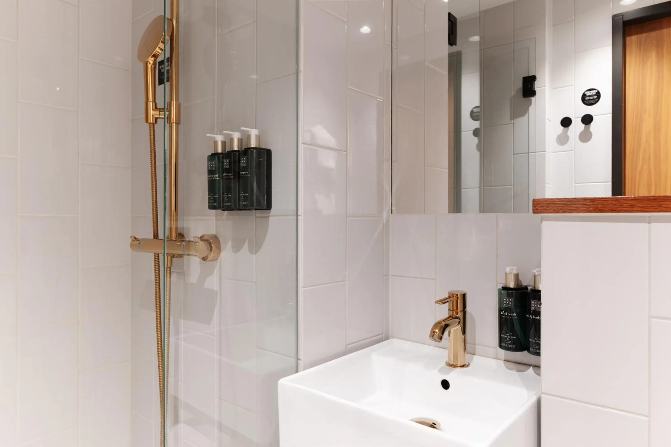 Shower in Clarion Hotel Amaranten