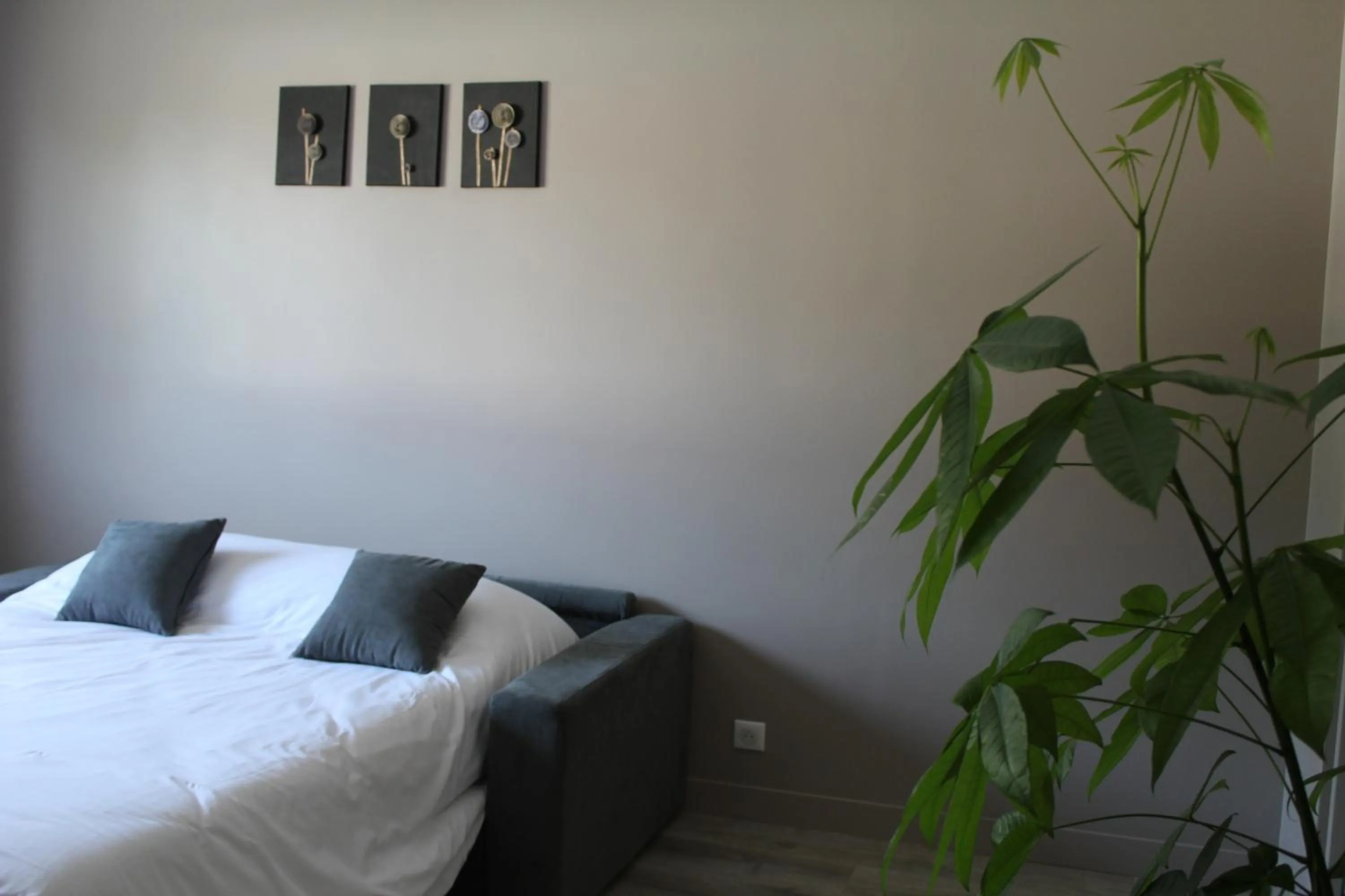 Decorative detail, Bed in Le Quincangrogne