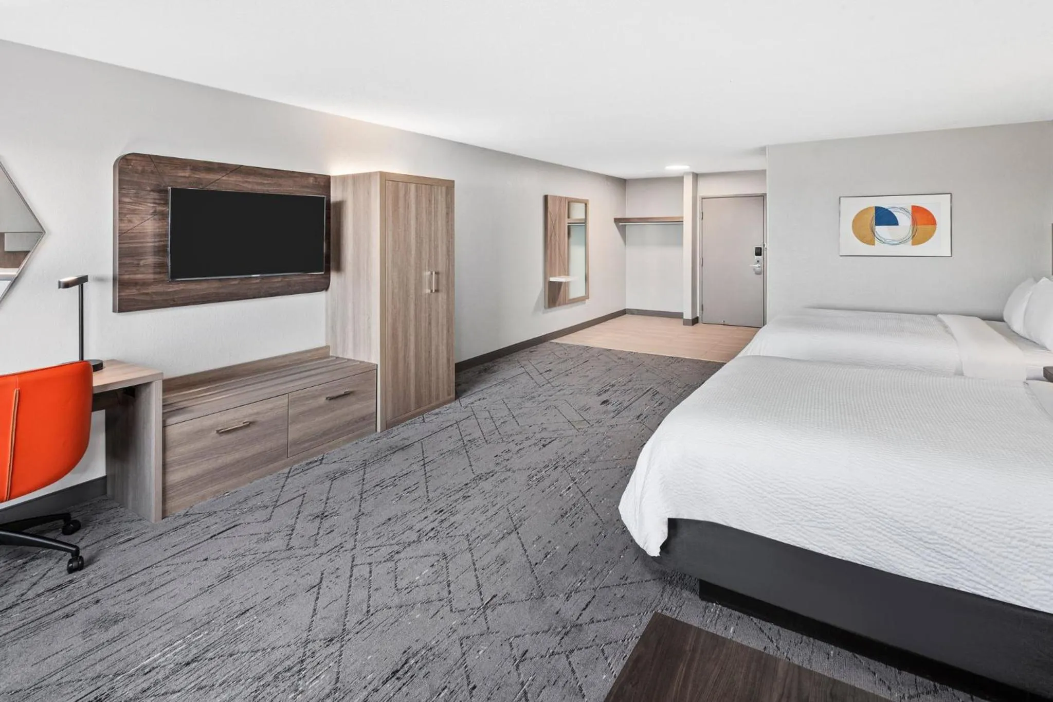 Photo of the whole room, Bed in Holiday Inn Express Hotel & Suites Chicago-Algonquin by IHG