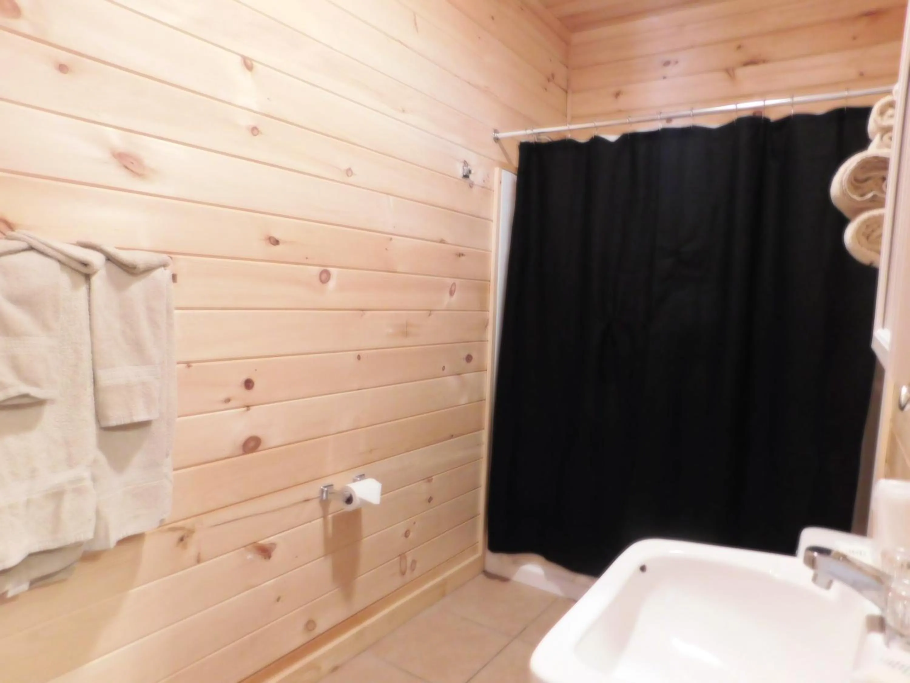 Bathroom in Olympian Resort Motel