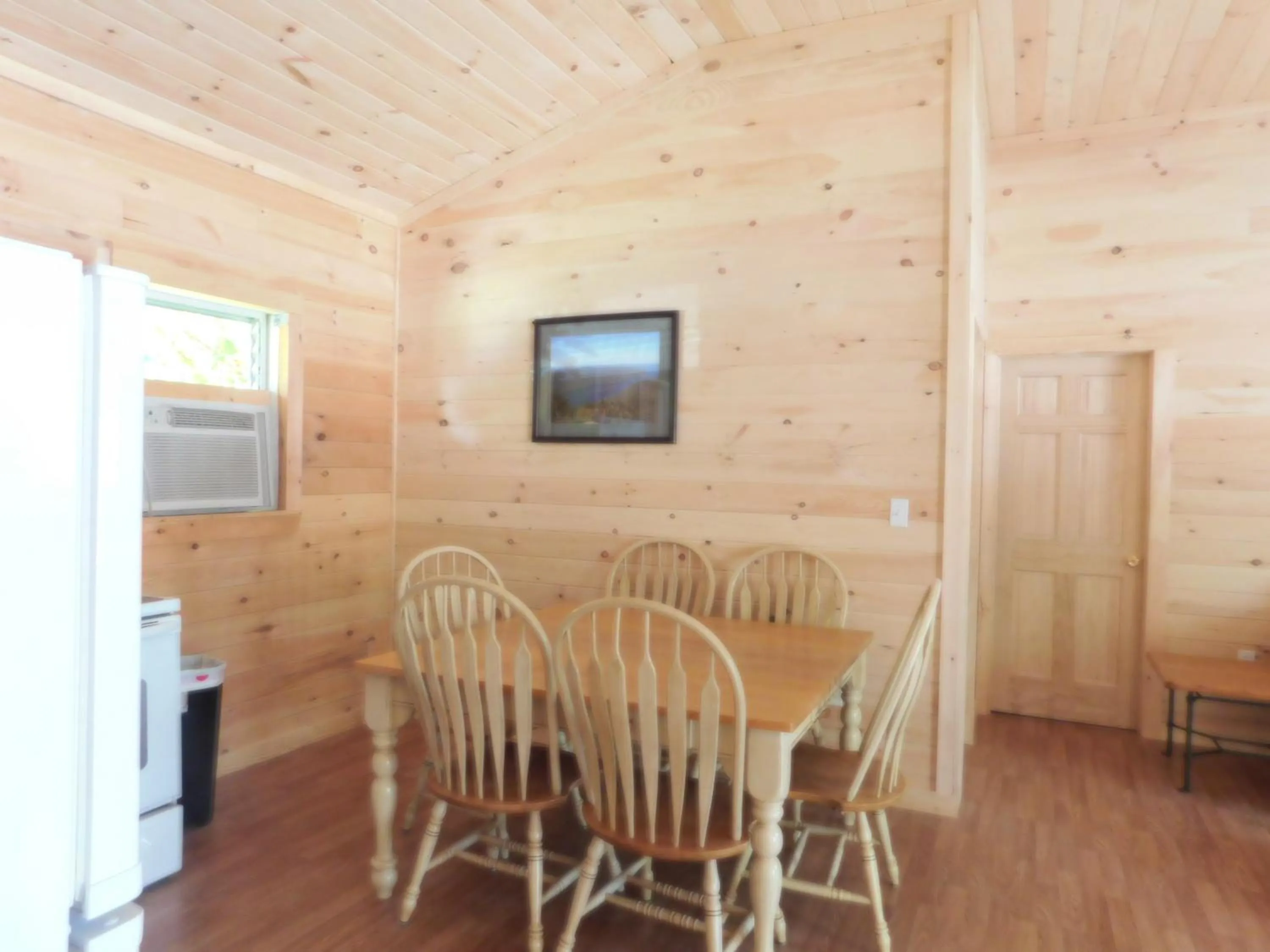 Dining area in Olympian Resort Motel