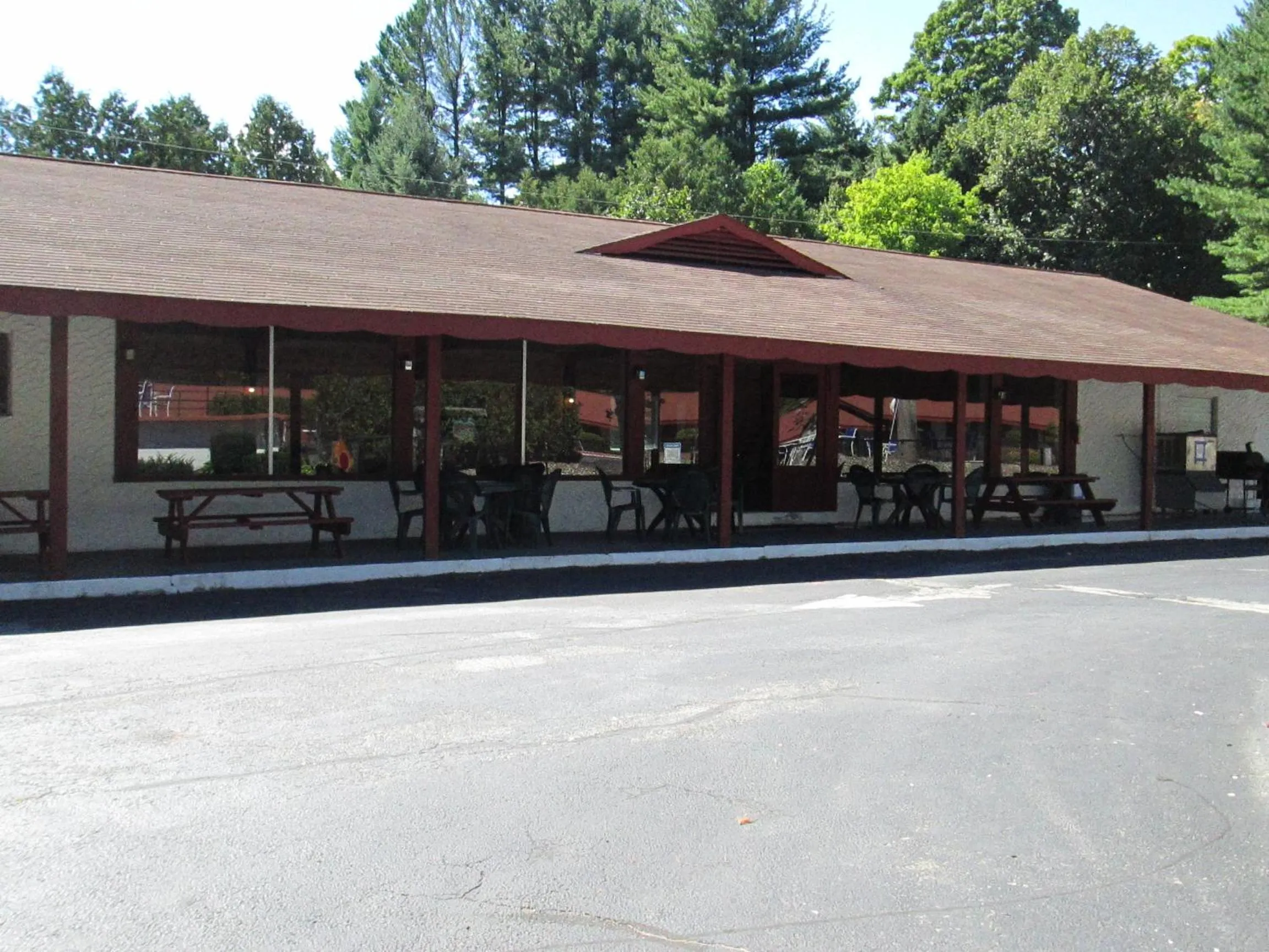 Patio in Olympian Resort Motel