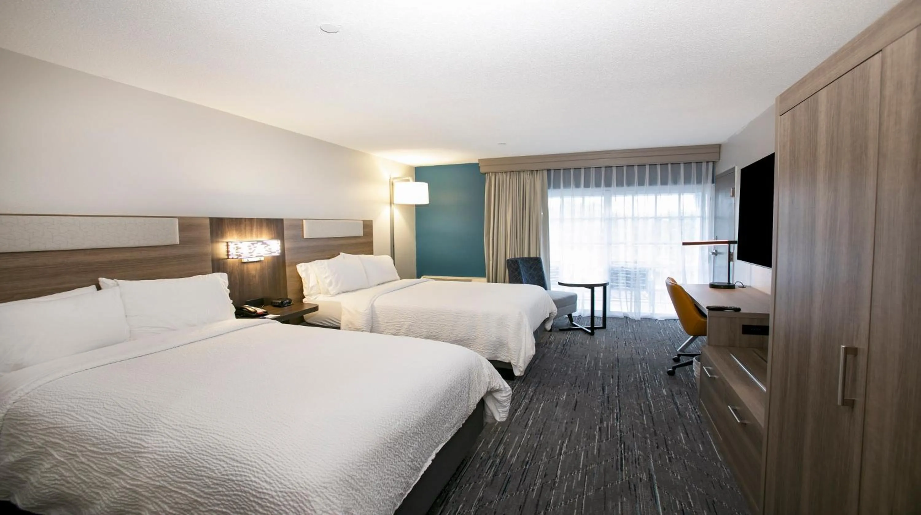 Photo of the whole room, Bed in Holiday Inn Express- North Palm Beach and IHG Hotel