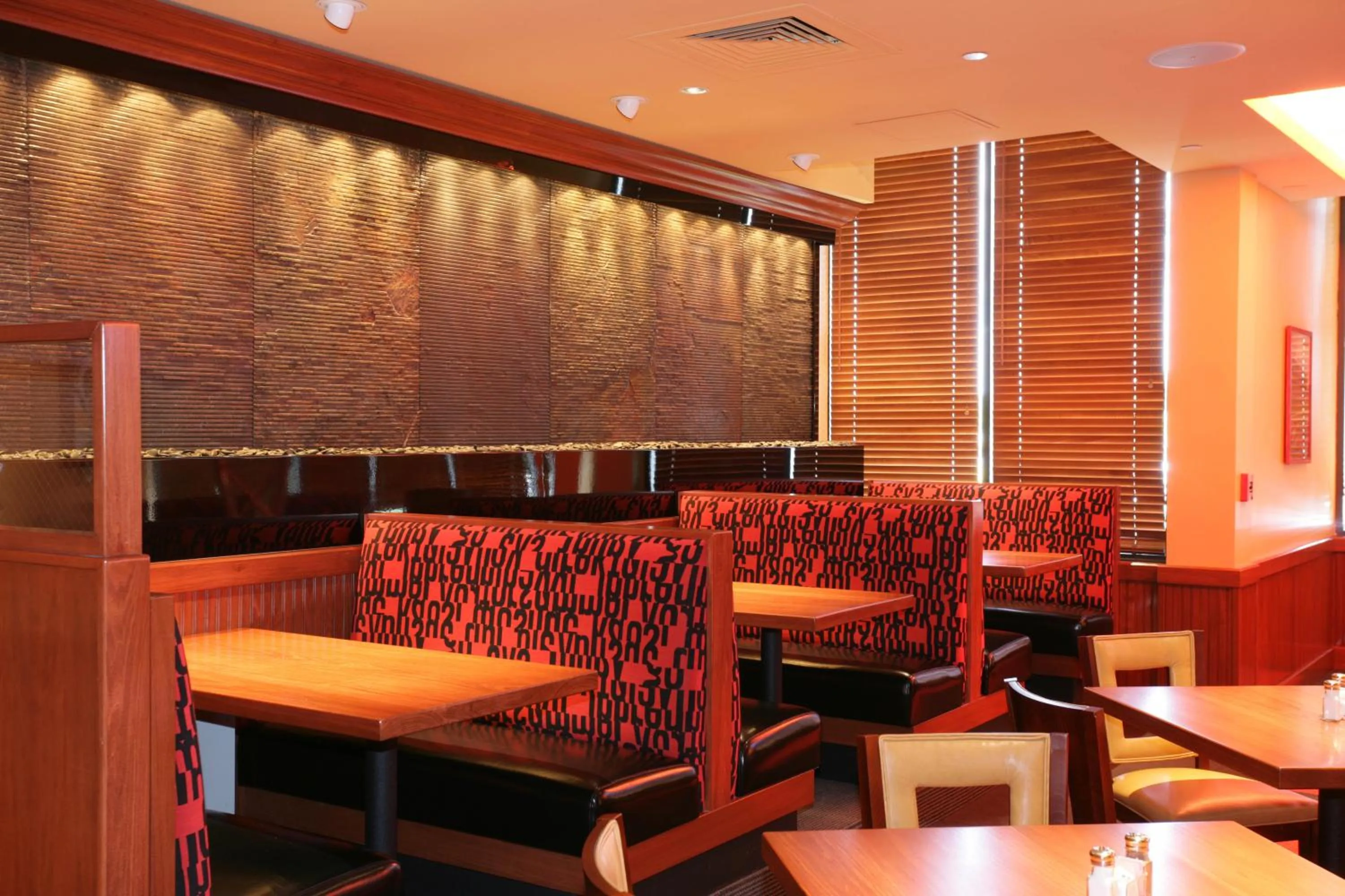 Restaurant/places to eat in Holiday Inn Denver Lakewood by IHG