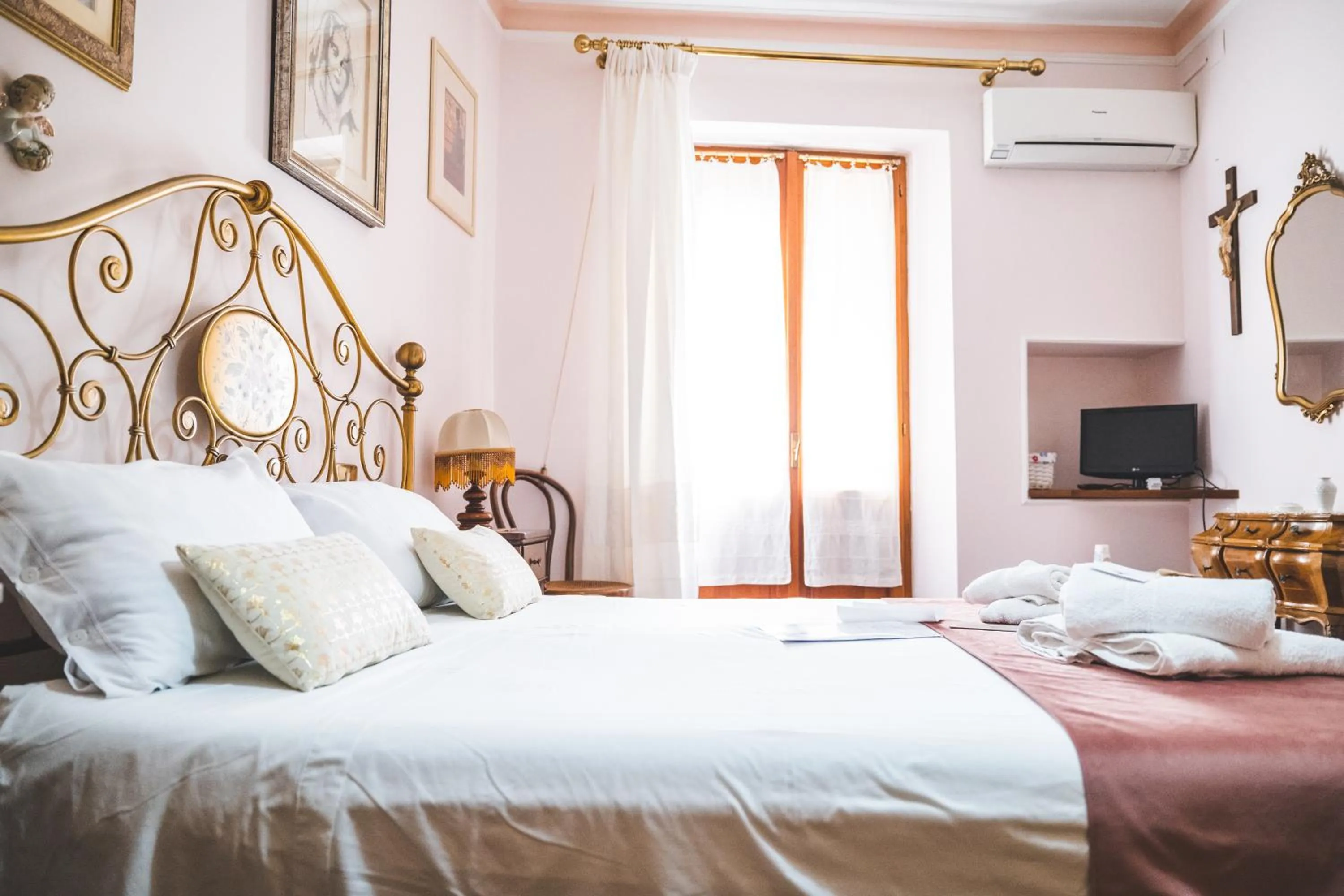Bedroom, Bed in Casa Tonina
