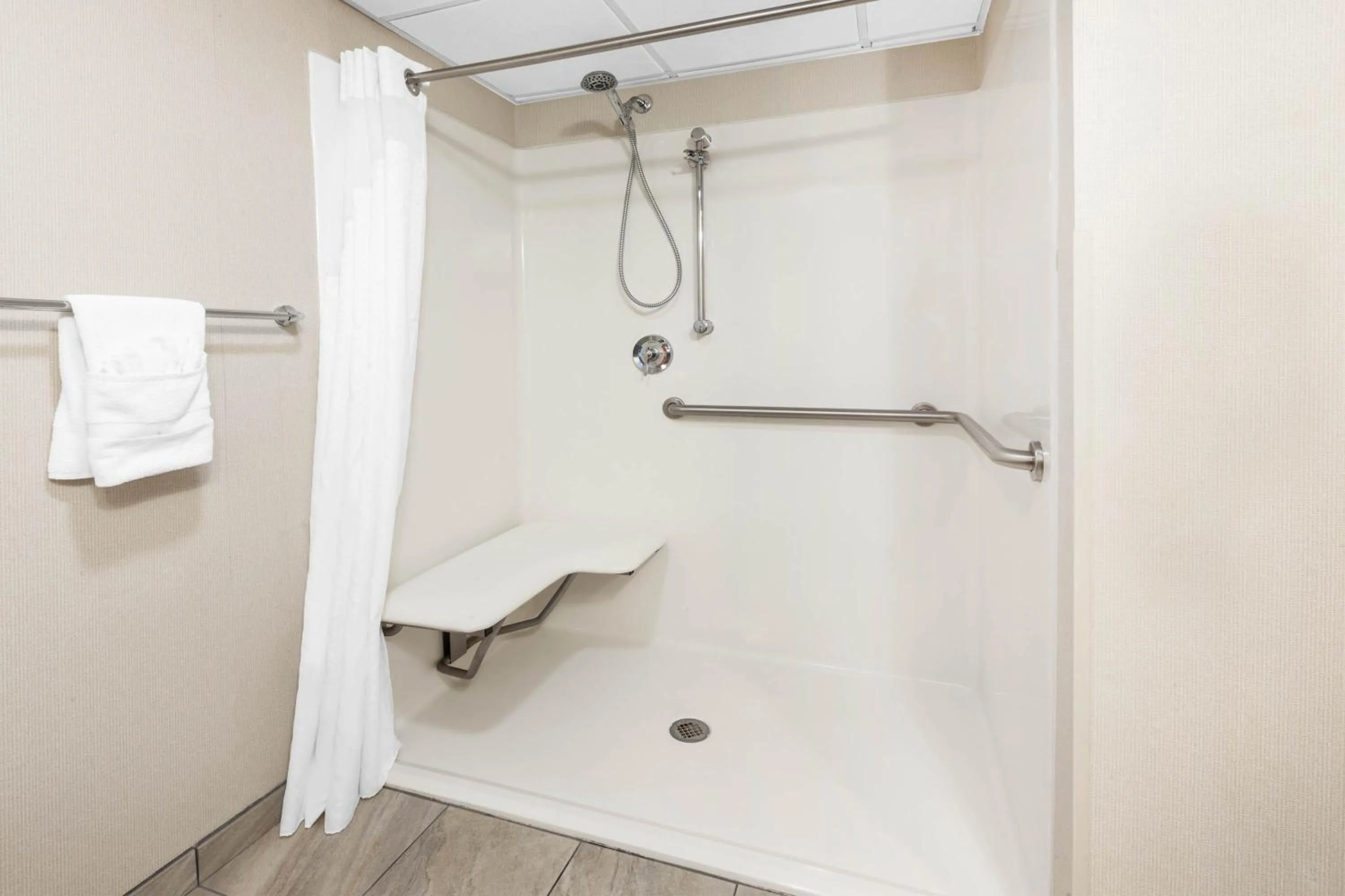 Shower in Days Inn by Wyndham Plattsburgh