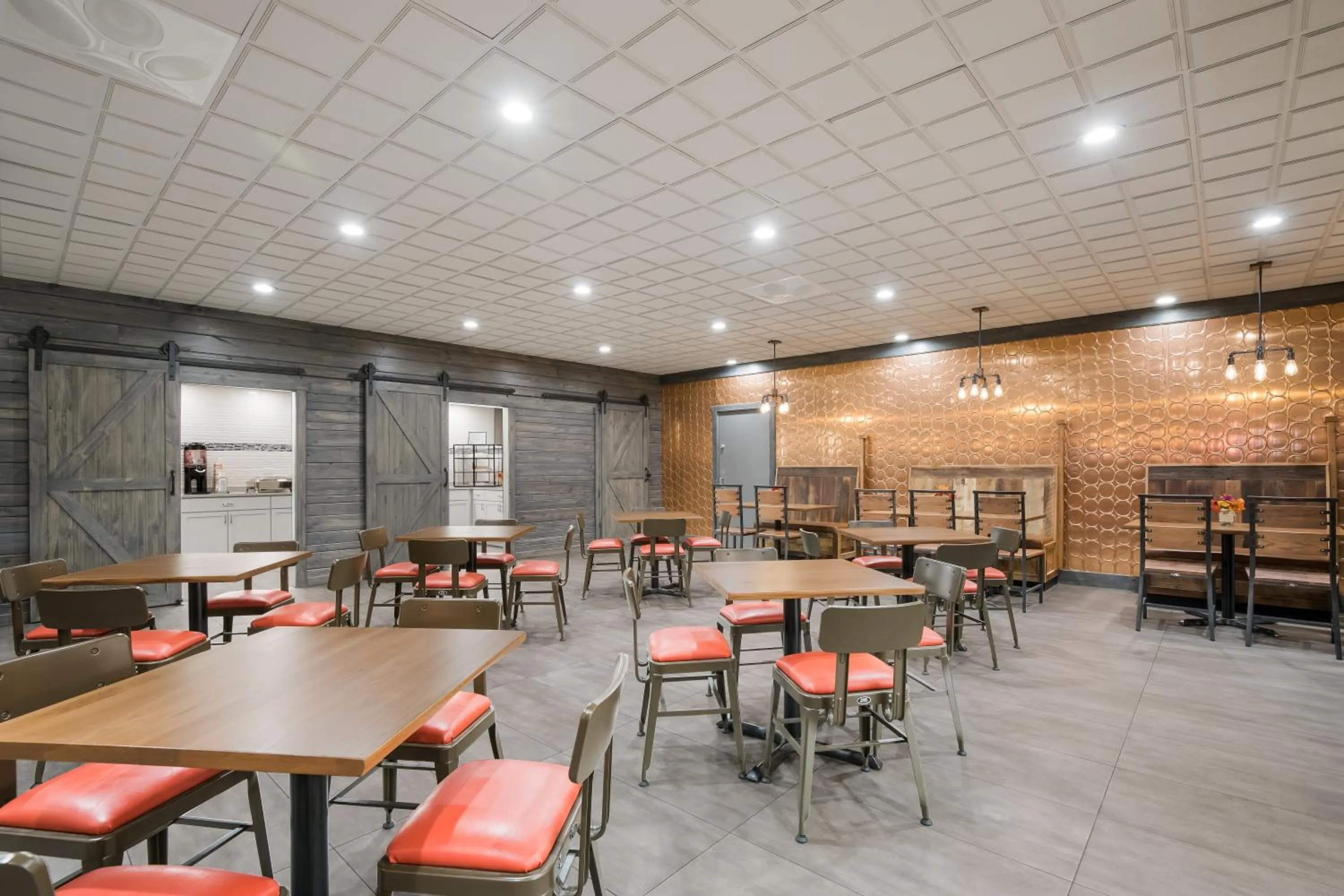 Restaurant/places to eat in Clarion Hotel & Convention Center Joliet