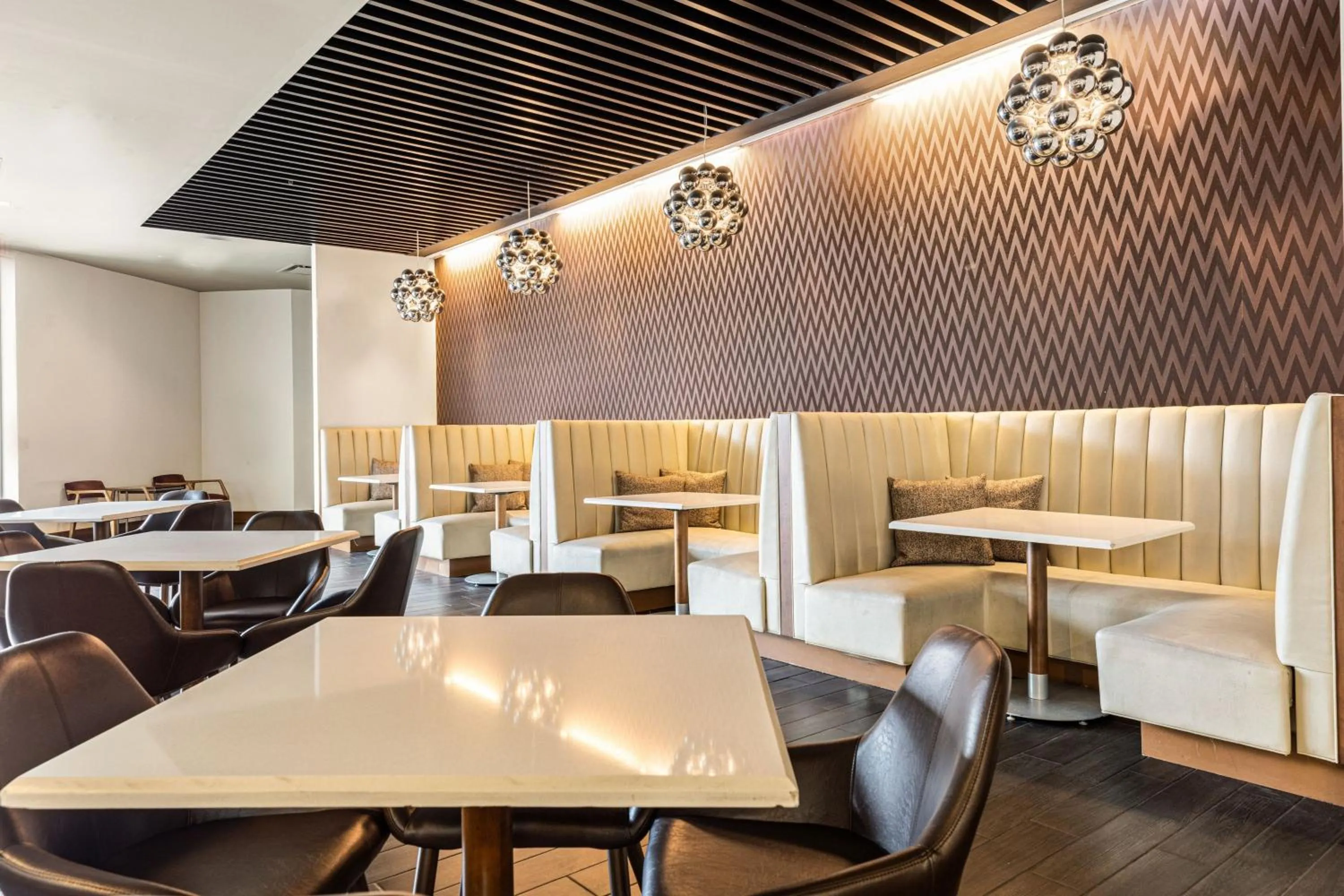 Lounge or bar in Chicago Marriott Naperville