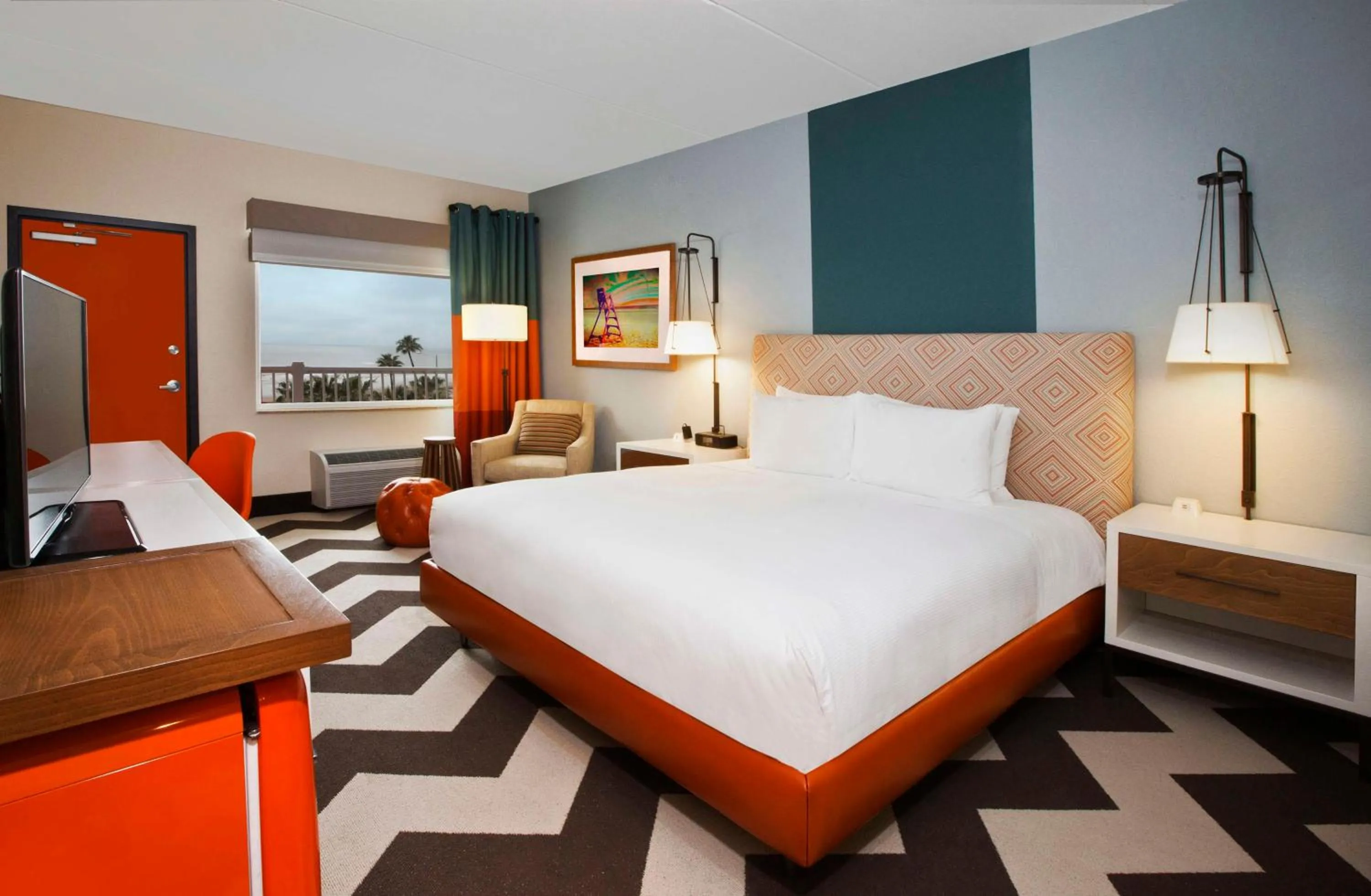 Bed in DoubleTree by Hilton Galveston Beach