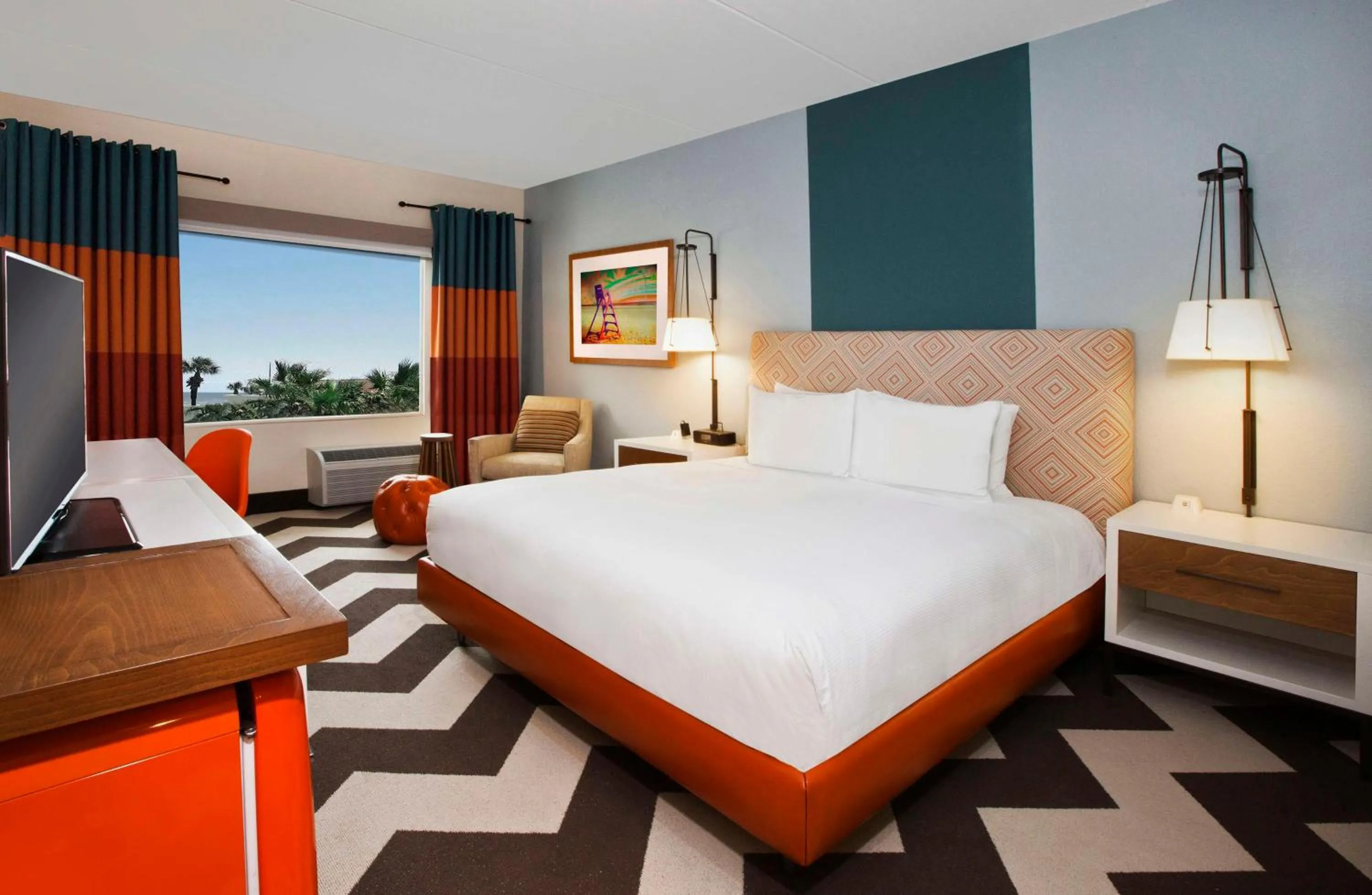 Bed in DoubleTree by Hilton Galveston Beach