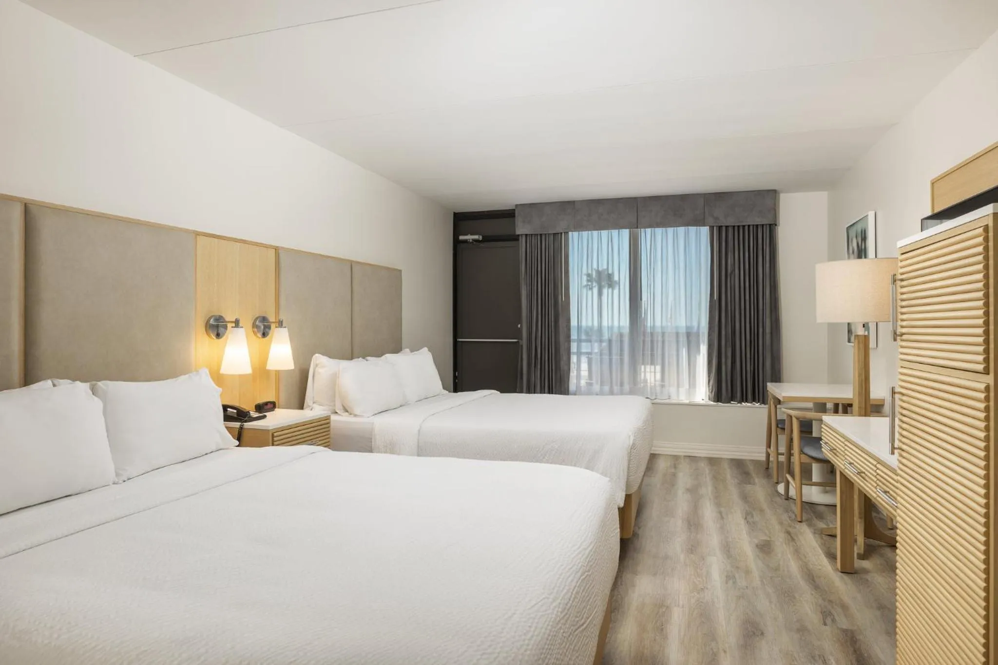 Photo of the whole room, Bed in Holiday Inn Resort Galveston - On The Beach by IHG