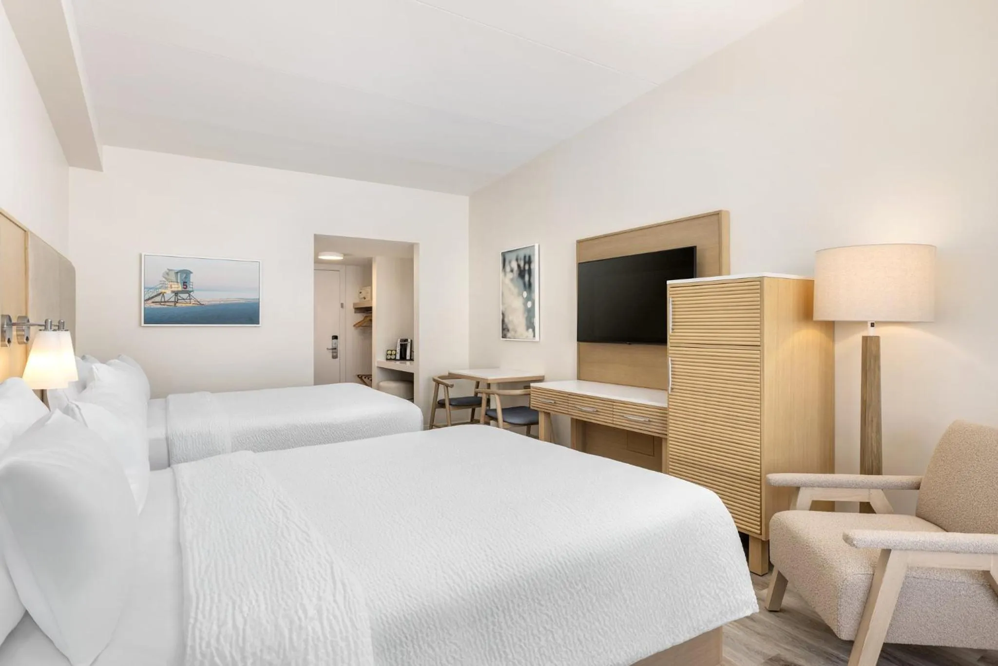 Photo of the whole room, Bed in Holiday Inn Resort Galveston - On The Beach by IHG