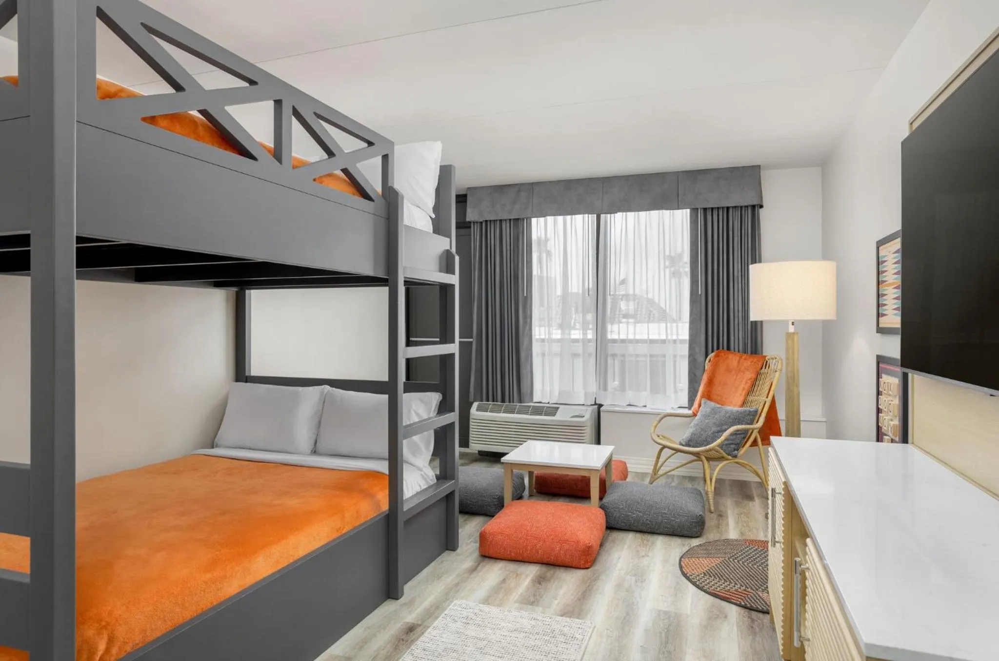 Photo of the whole room, Bed in Holiday Inn Resort Galveston - On The Beach by IHG