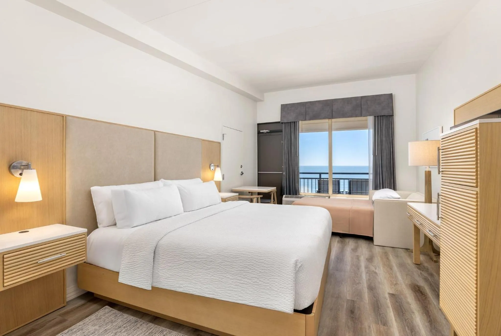 Photo of the whole room, Bed in Holiday Inn Resort Galveston - On The Beach by IHG