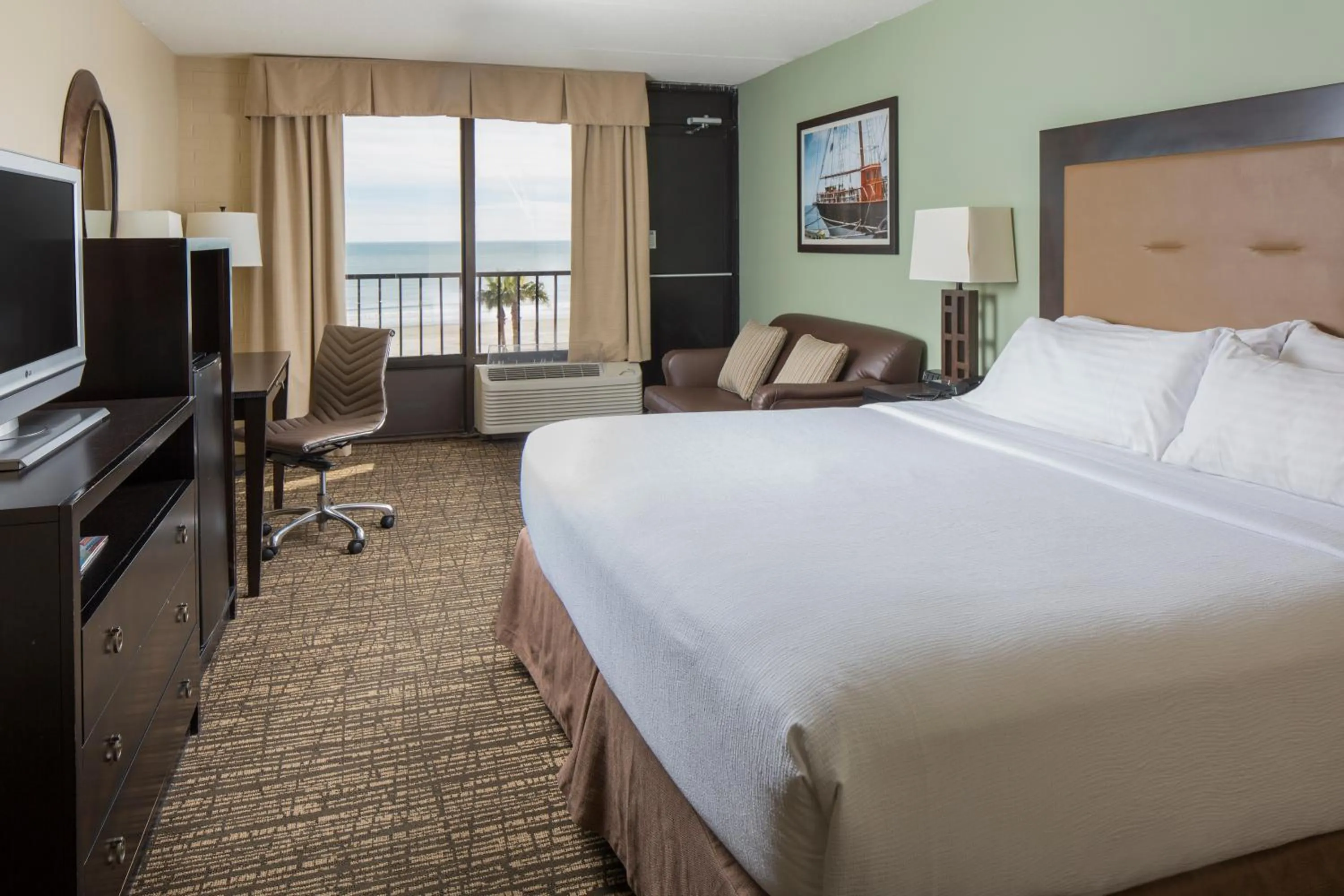 Balcony/Terrace, Bed in Holiday Inn Resort Galveston - On The Beach by IHG