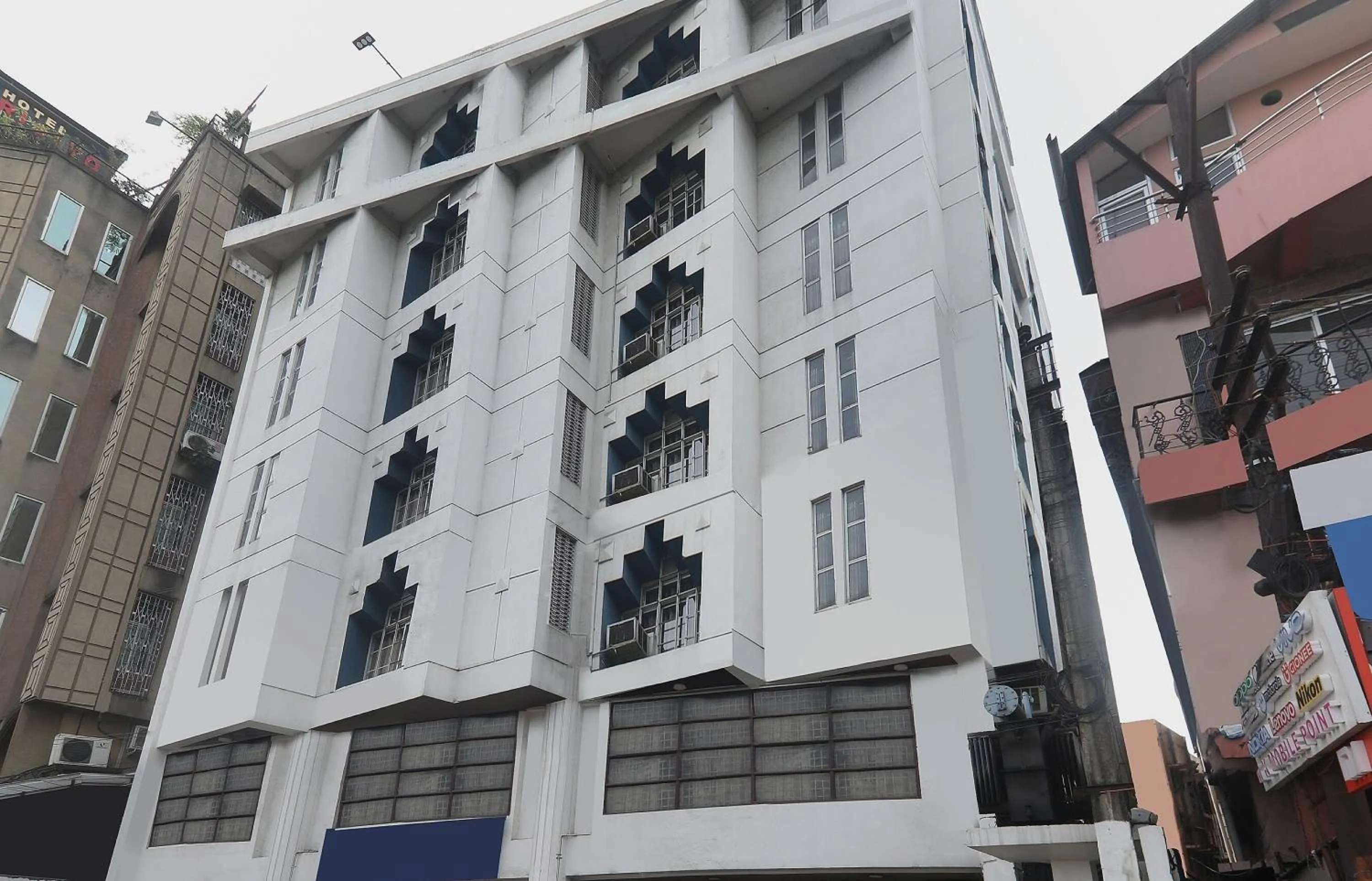 Facade/entrance in Collection O President