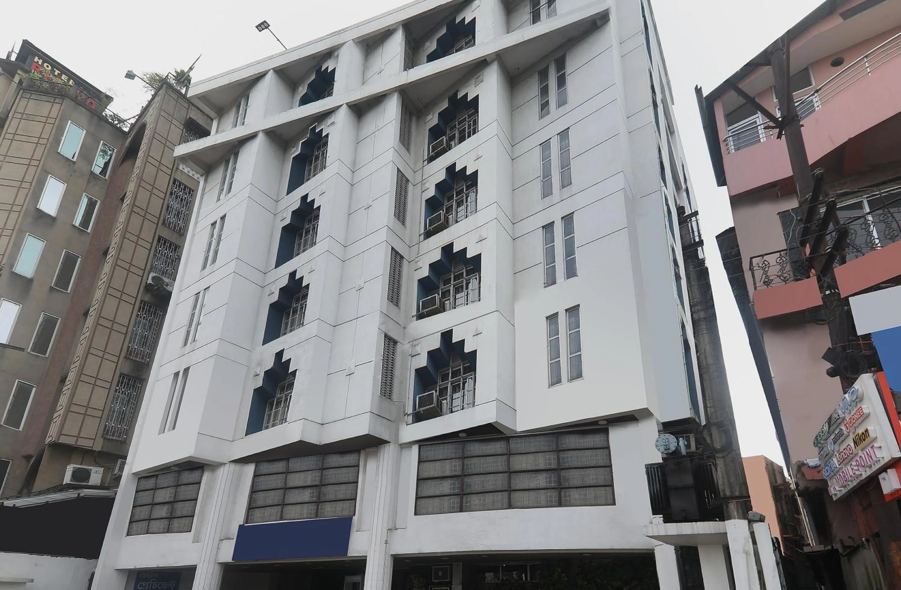 Facade/entrance in Collection O President