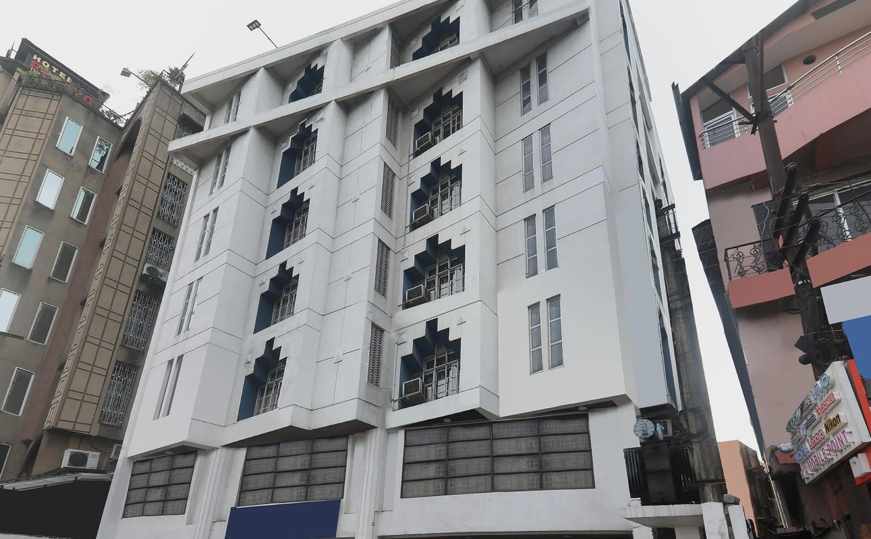 Facade/entrance in Collection O President