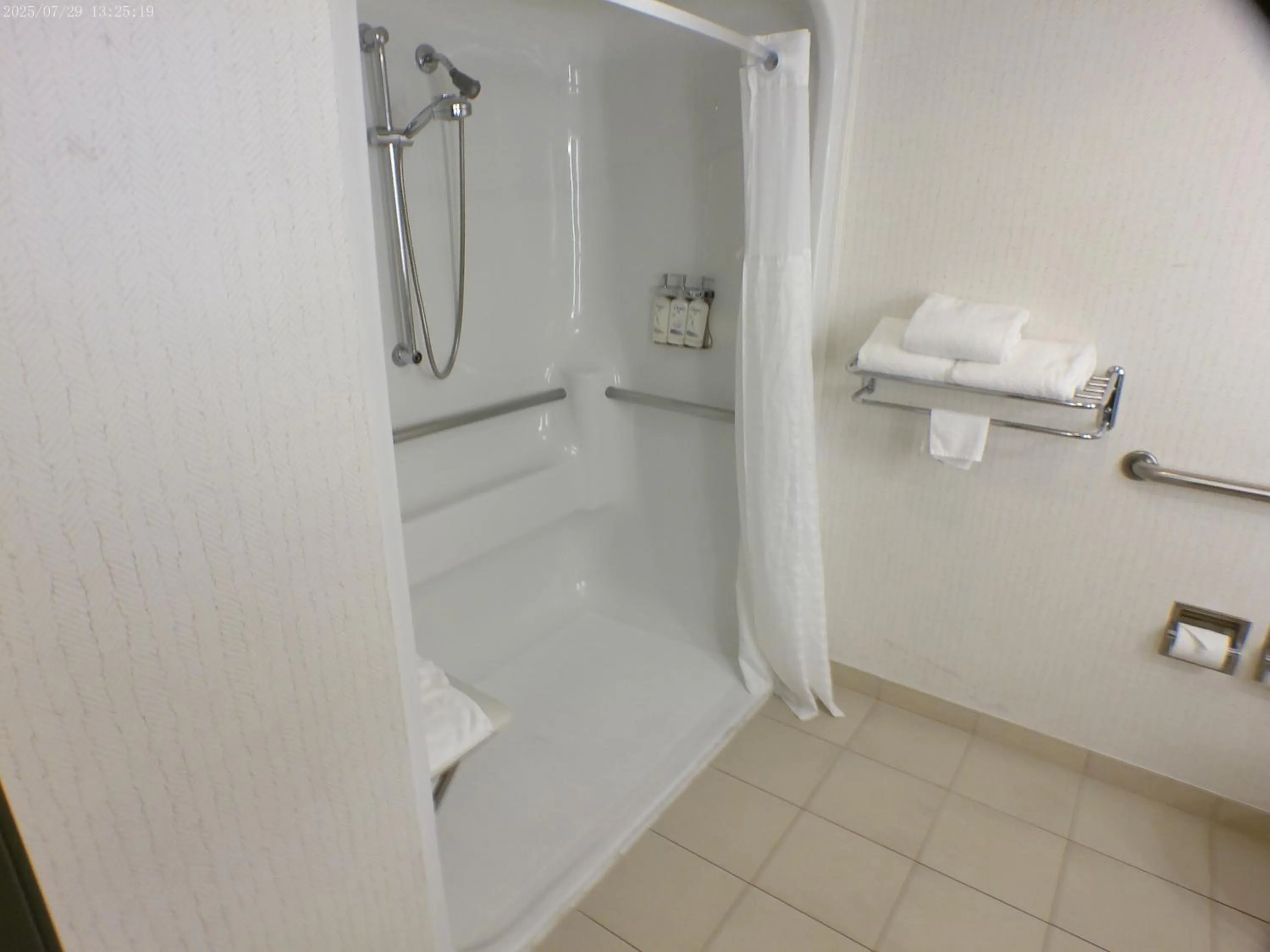 Bathroom in Holiday Inn Hotel & Suites Chicago Northwest - Elgin by IHG