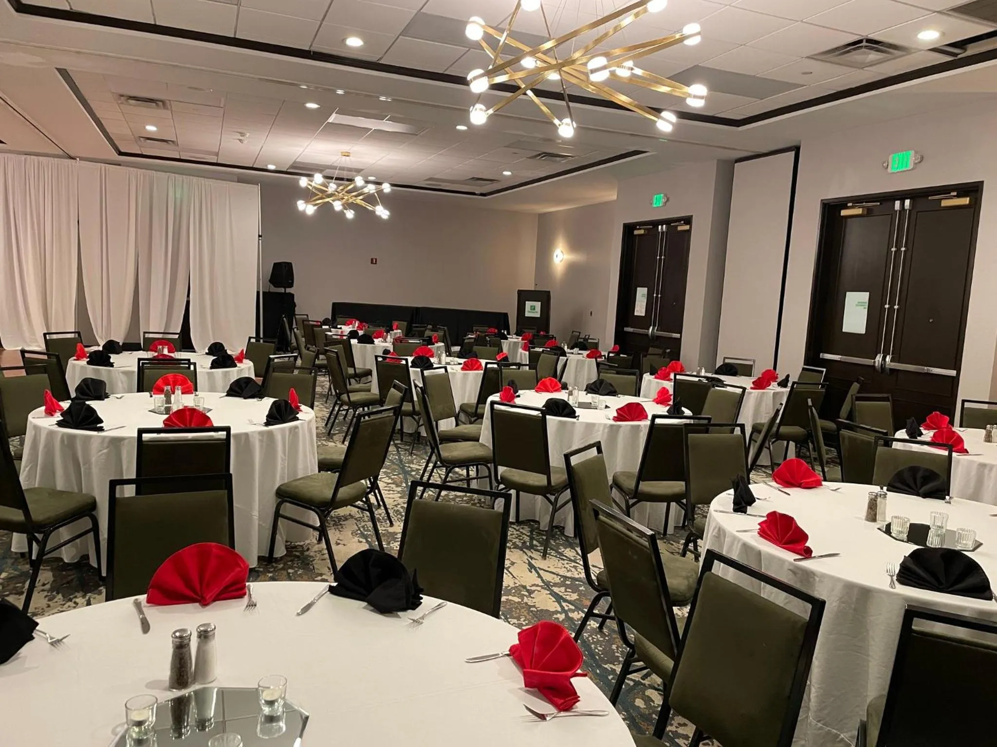 Meeting/conference room in Holiday Inn Hotel & Suites Chicago Northwest - Elgin by IHG