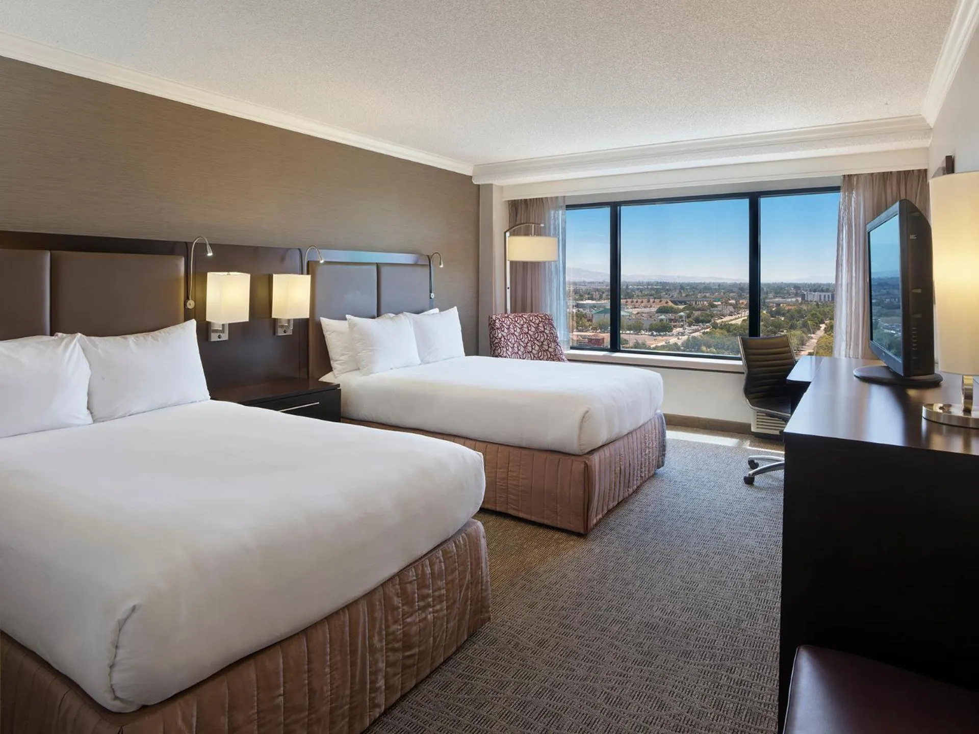 Photo of the whole room, Bed in Sonesta San Jose - Milpitas