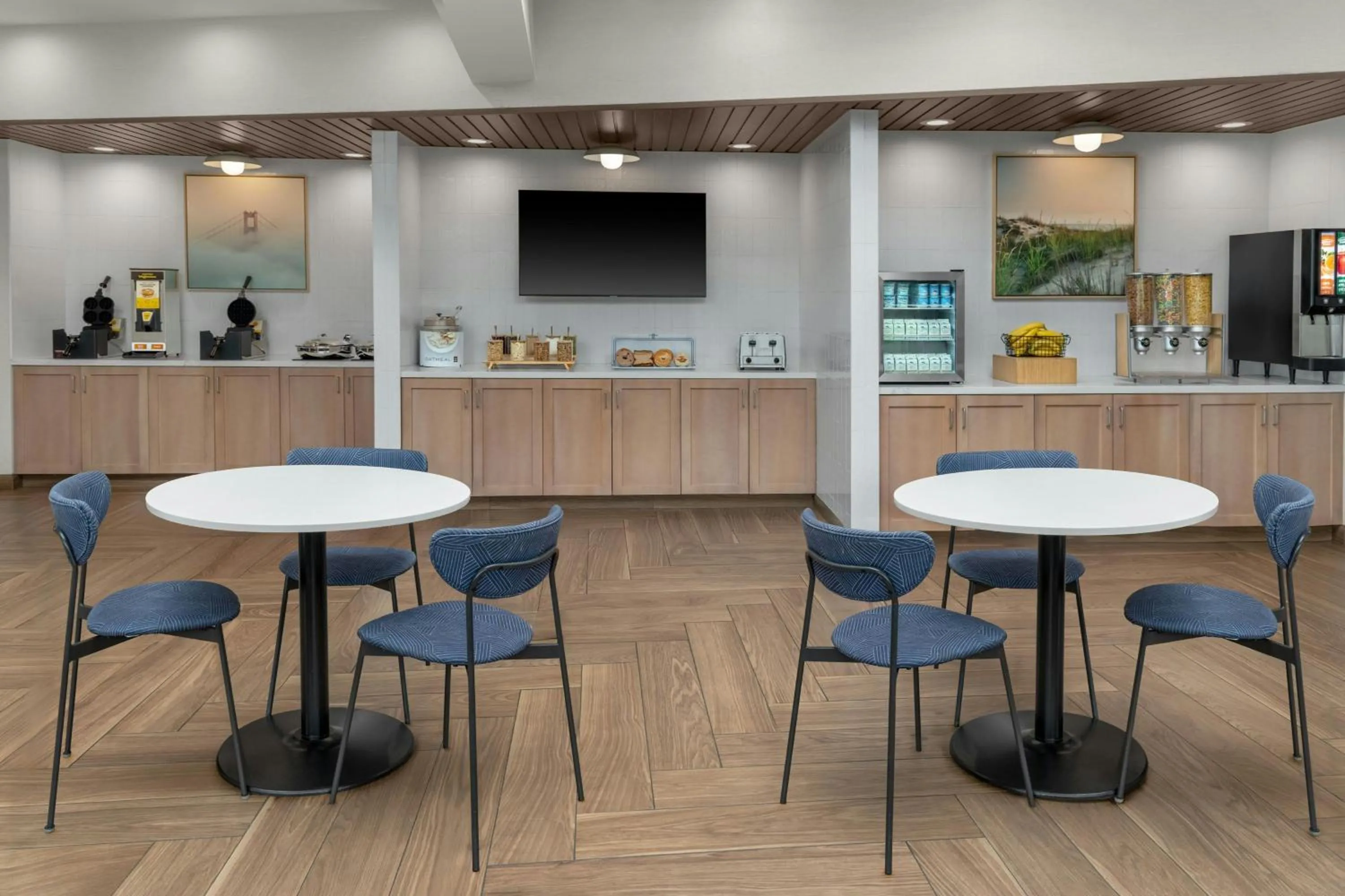 Breakfast in Fairfield by Marriott Inn & Suites San Francisco Pacifica