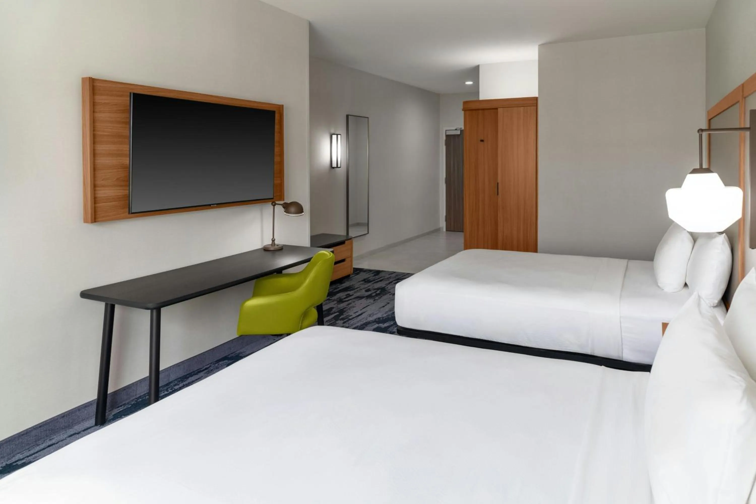 Photo of the whole room, Bed in Fairfield by Marriott Inn & Suites San Francisco Pacifica