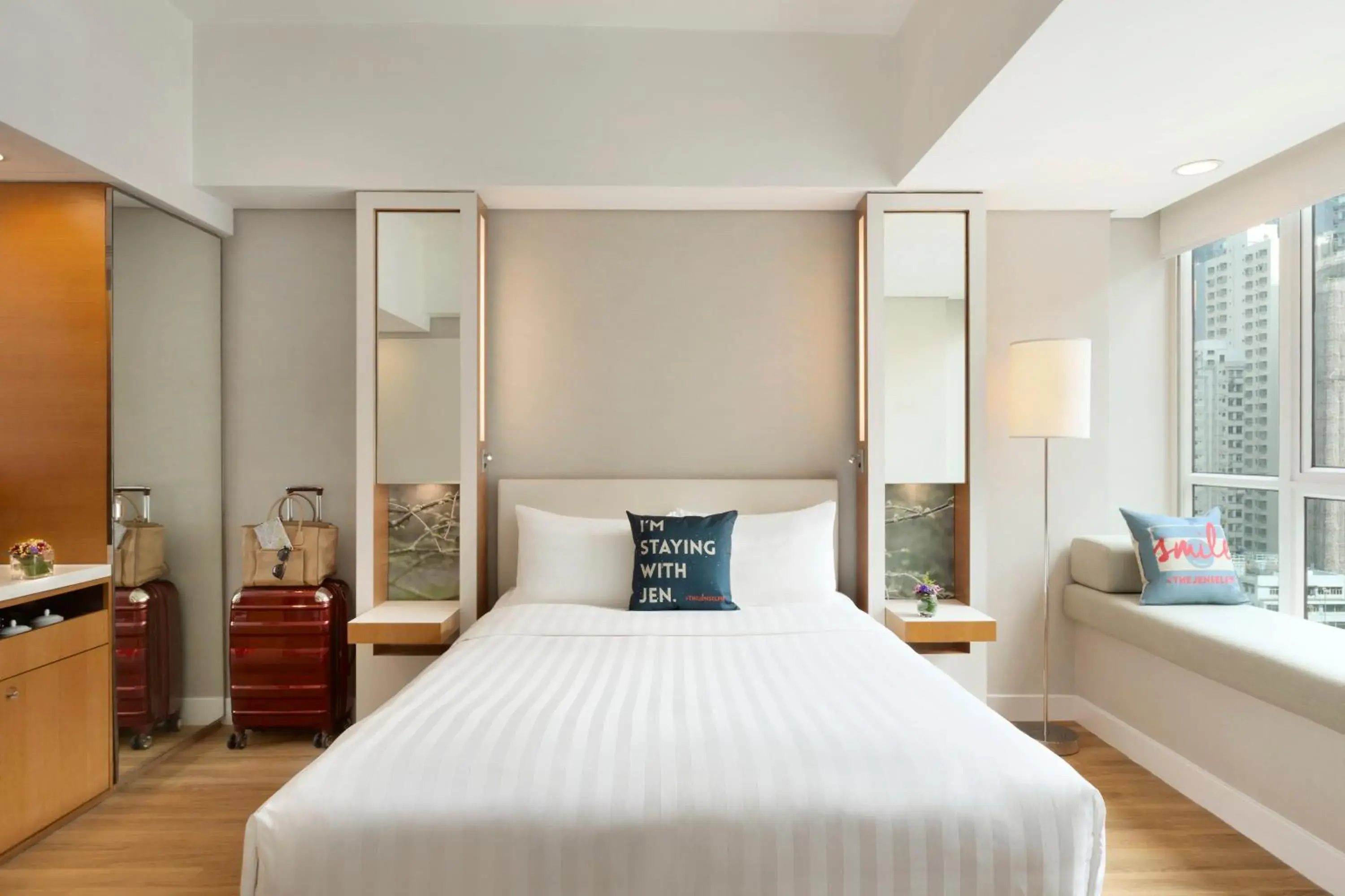 Deluxe Queen Room with City View in Jen Hong Kong by Shangri-La Deluxe Queen Room with City View in Jen Hong Kong by Shangri-La