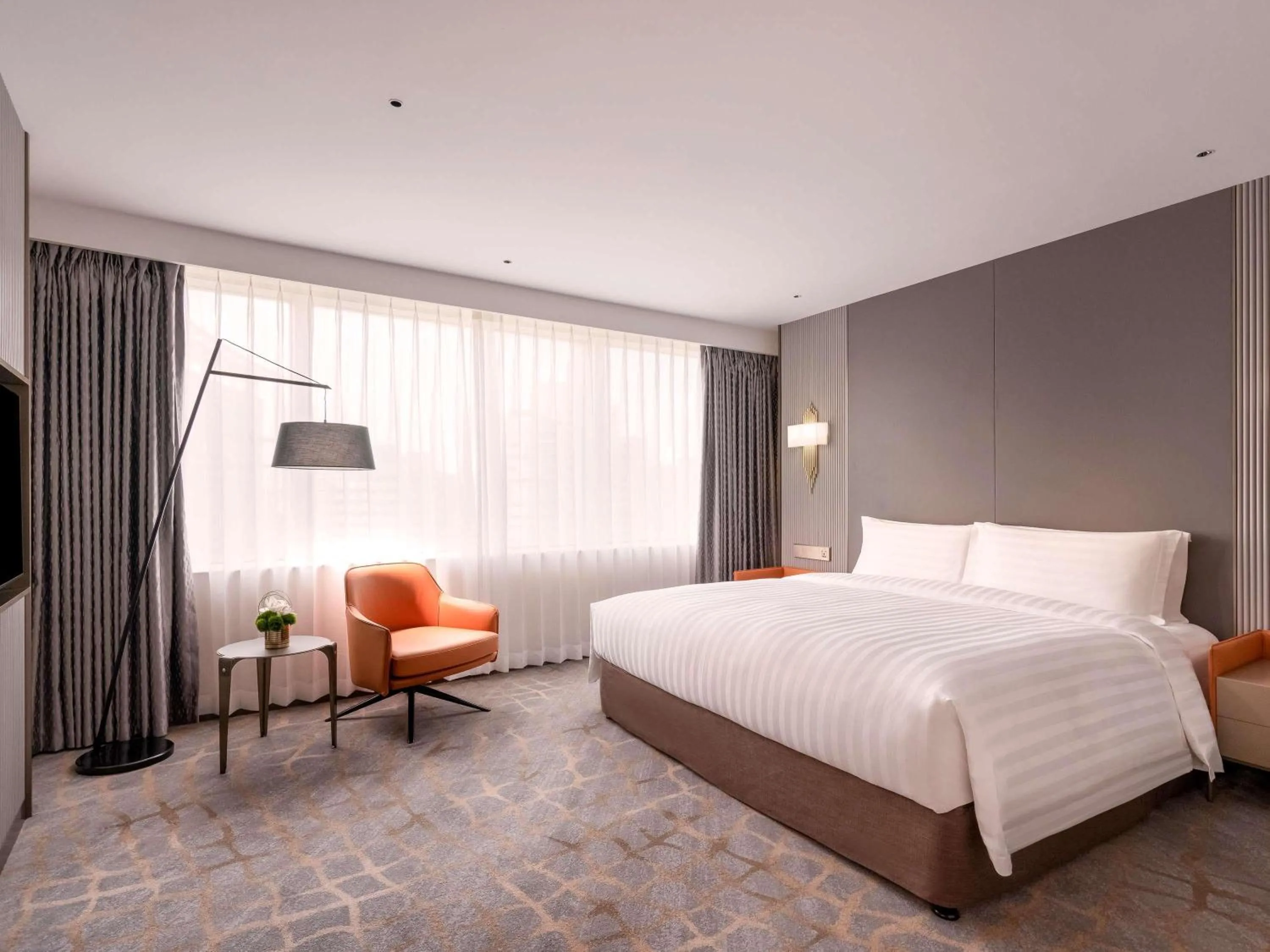 Bedroom, Bed in Pullman Shanghai Central