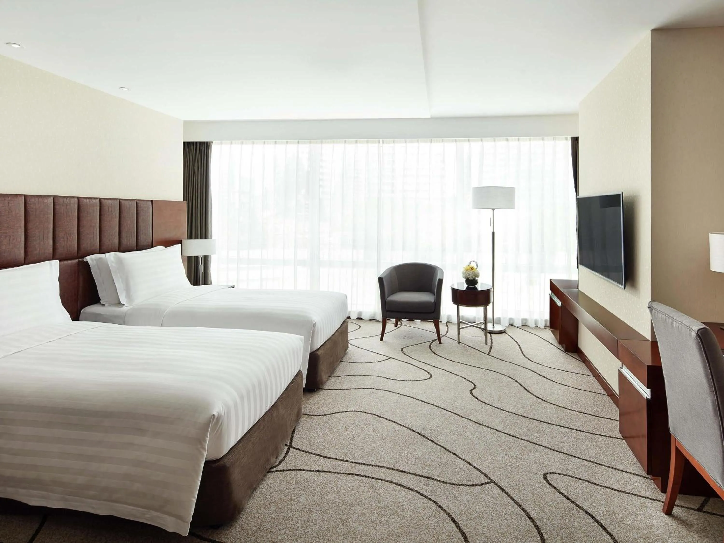 Bedroom, Bed in Pullman Shanghai Central