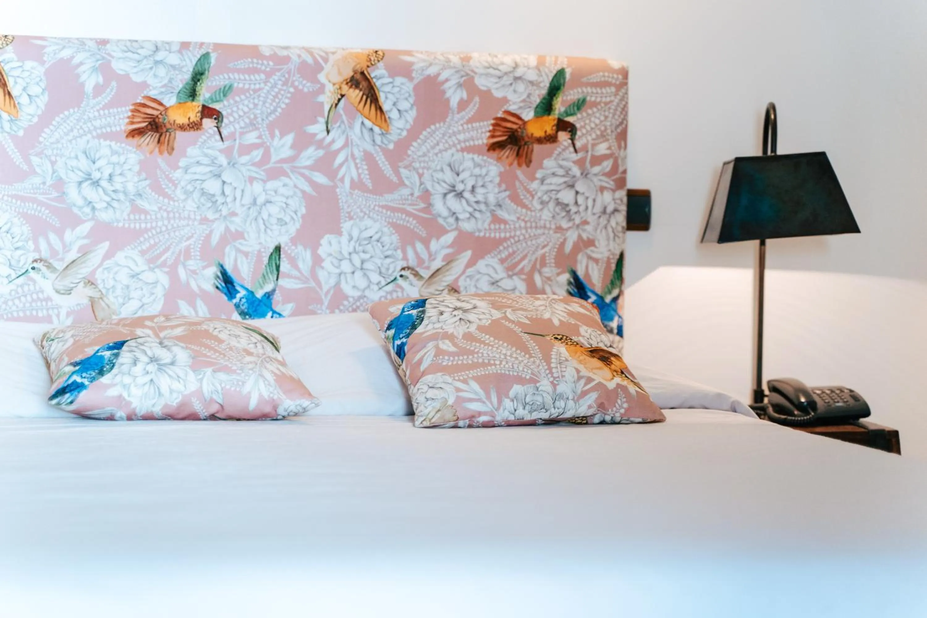 Bedroom, Bed in Hotel des Consuls