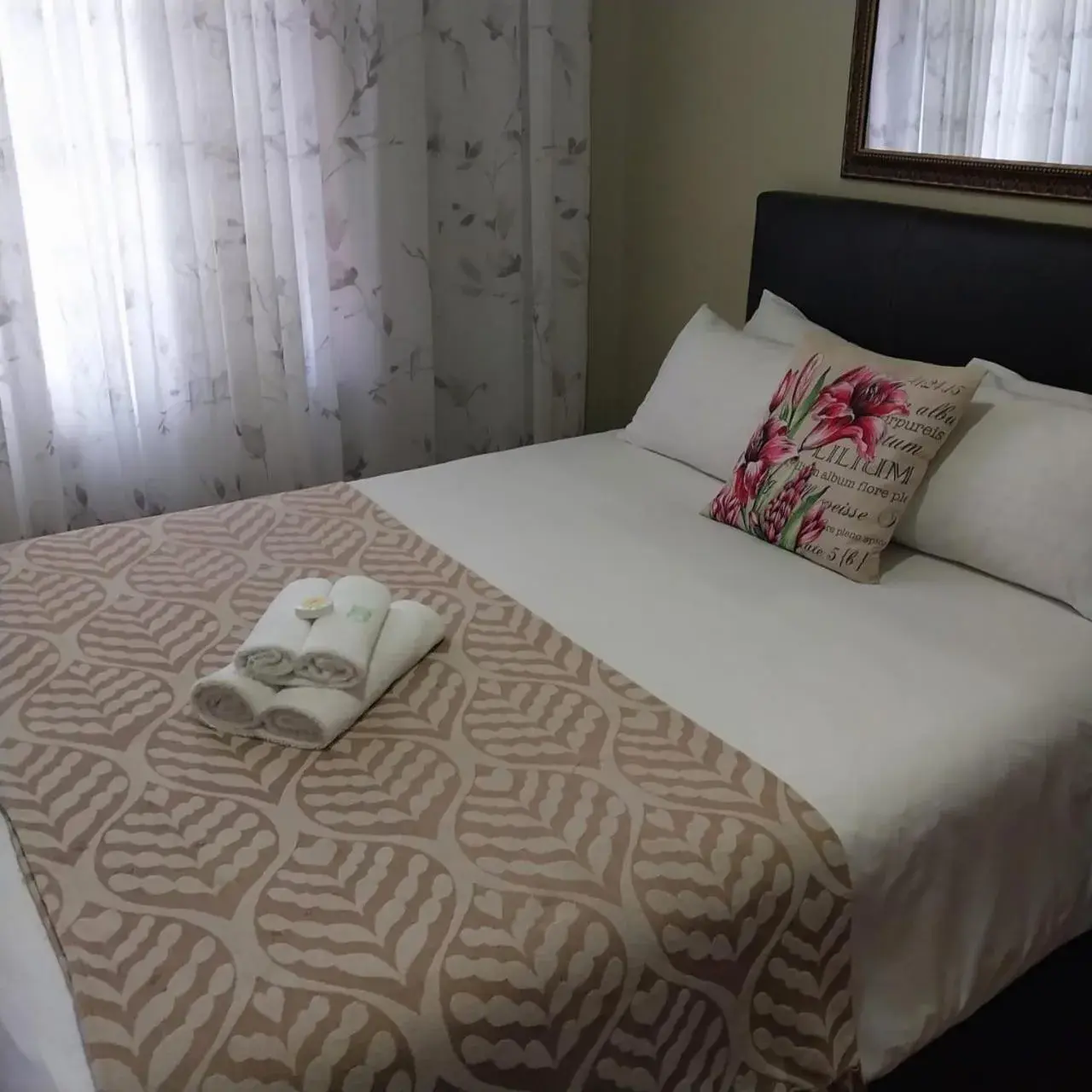 Deluxe Double Room - single occupancy in Convent Hill Lodge Deluxe Double Room - single occupancy in Convent Hill Lodge