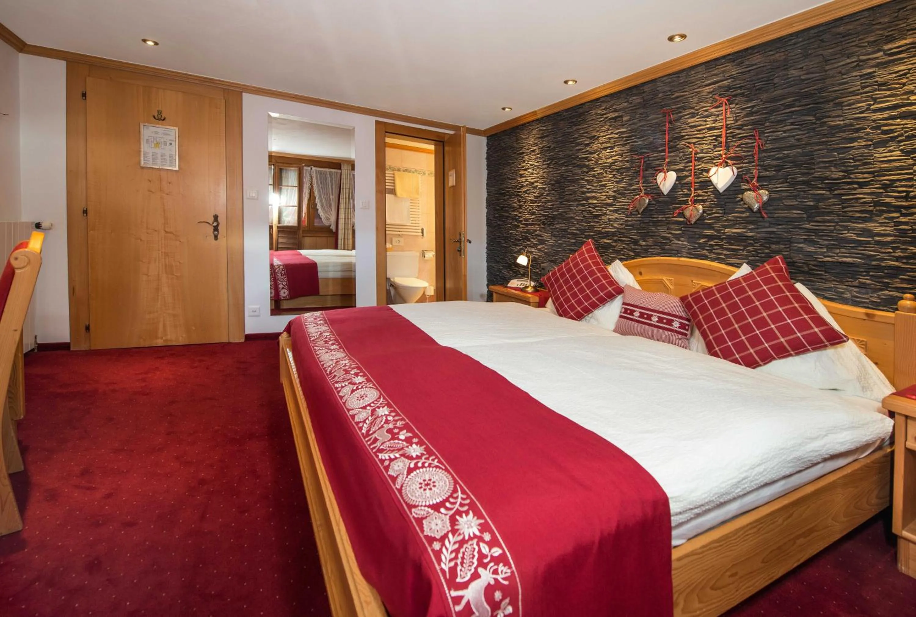 Photo of the whole room in Hotel Dufour Alpin Superior - Adults only