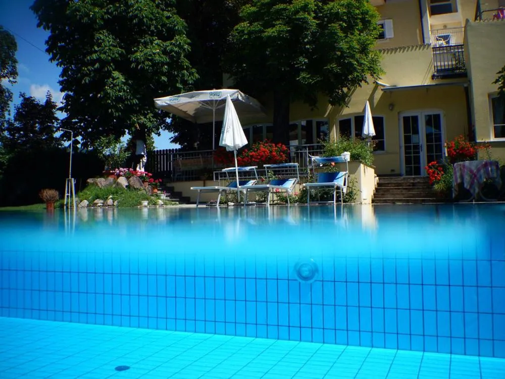 Swimming pool in Hotel Stampfer B&B