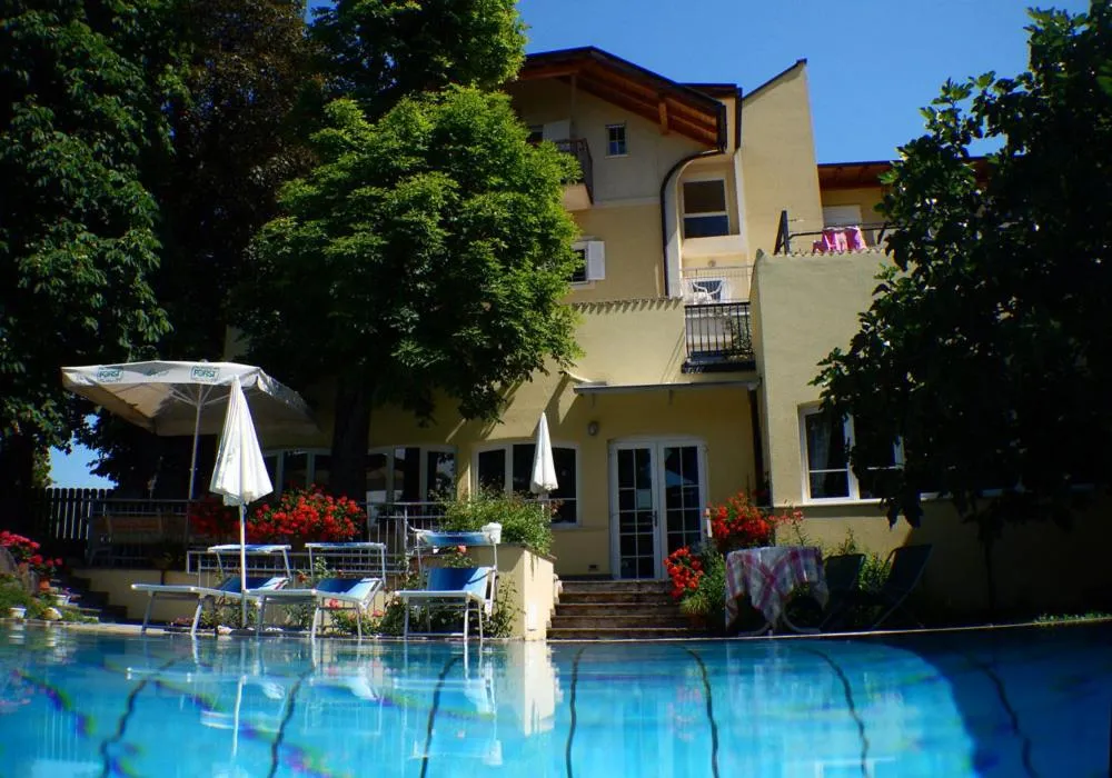 Swimming pool in Hotel Stampfer B&B