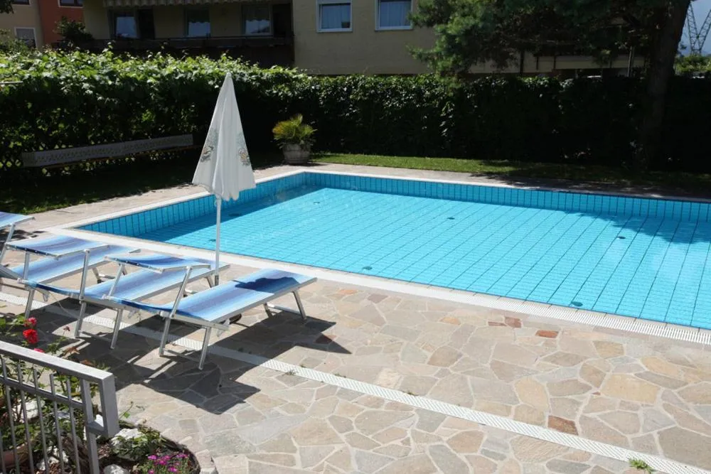 Swimming pool in Hotel Stampfer B&B