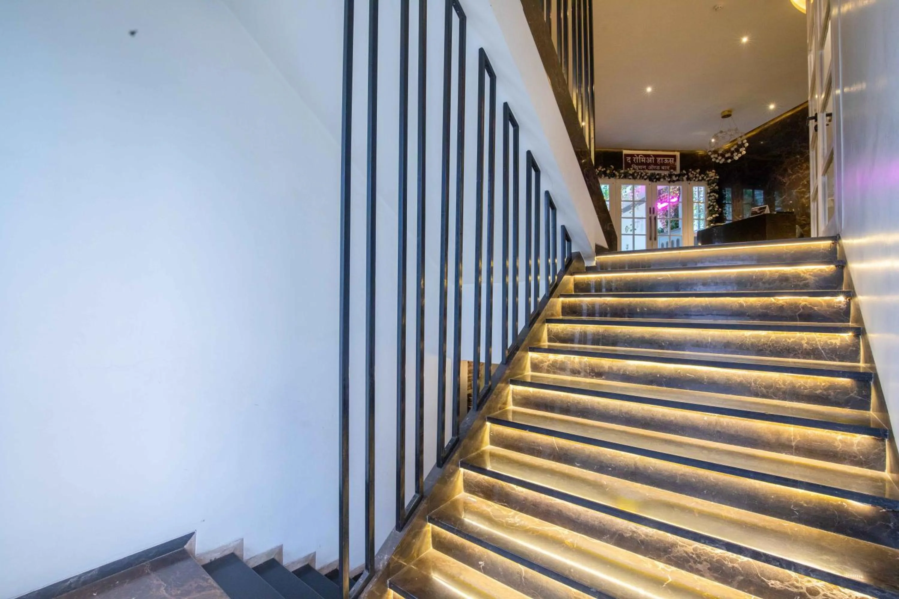 Lobby or reception in Treebo Hiramani Parel Lalbaug