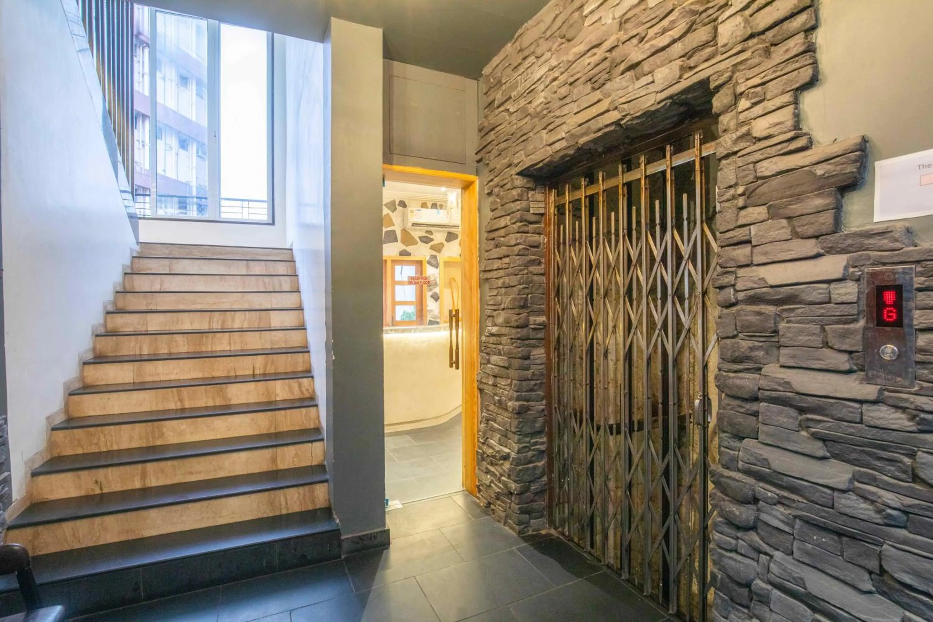 Lobby or reception in Treebo Hiramani Parel Lalbaug