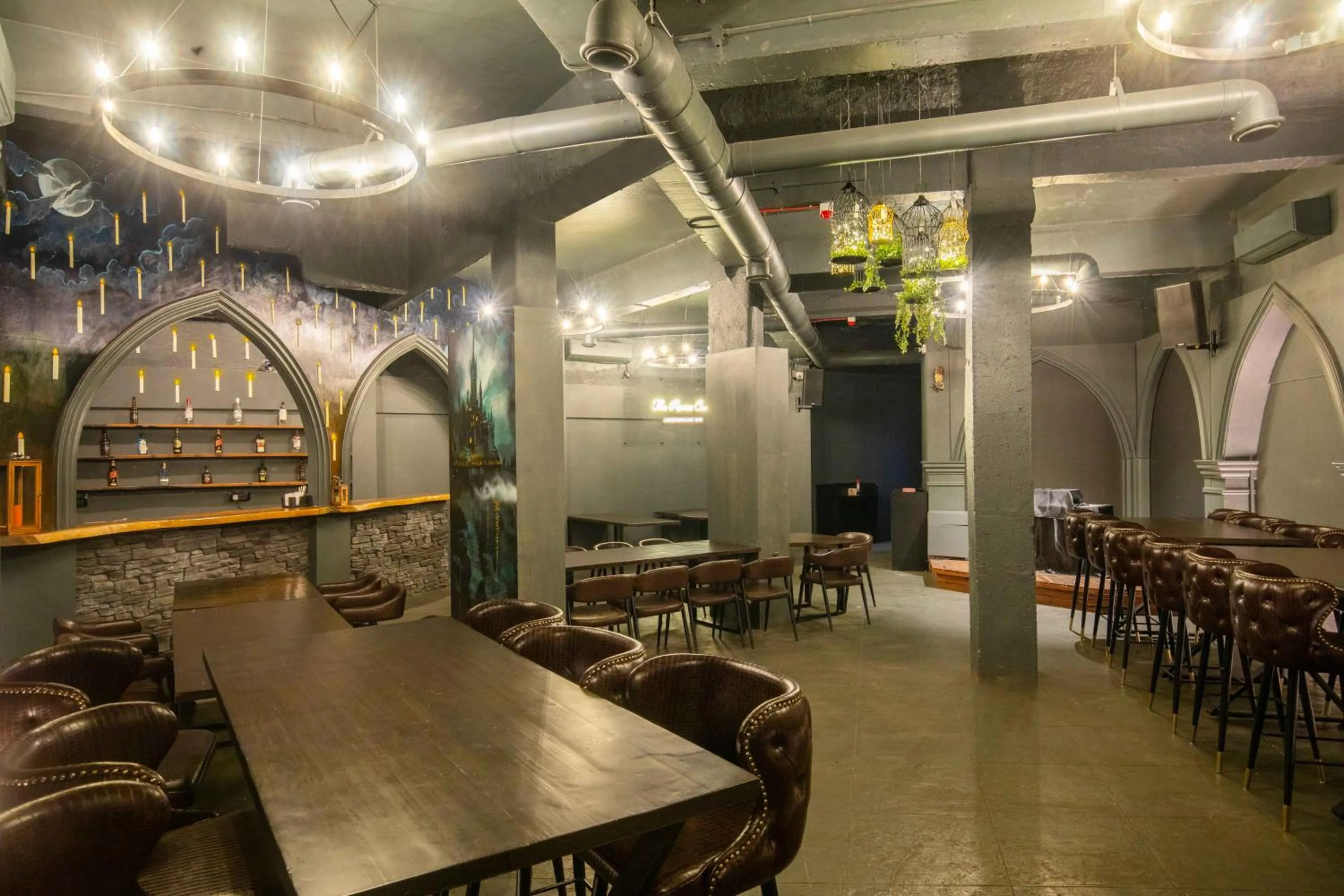 Restaurant/places to eat in Treebo Hiramani Parel Lalbaug