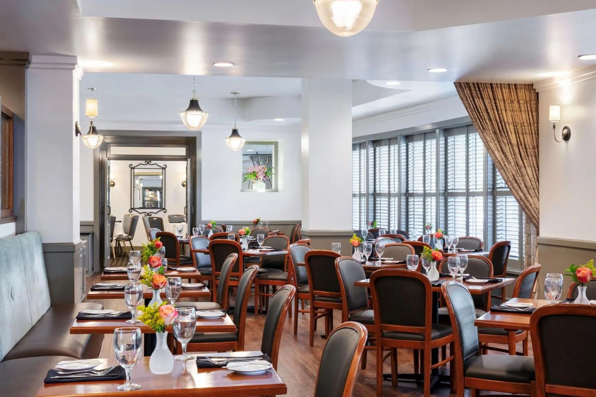 Restaurant/places to eat in Francis Marion Hotel