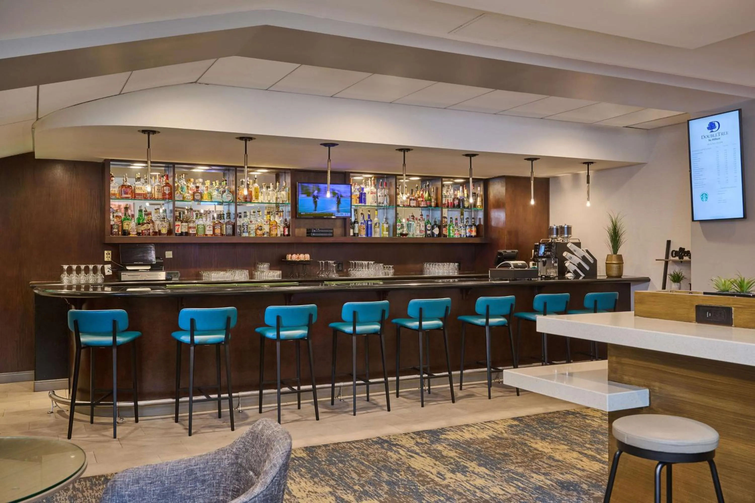 Lounge or bar in Doubletree by Hilton Buena Park