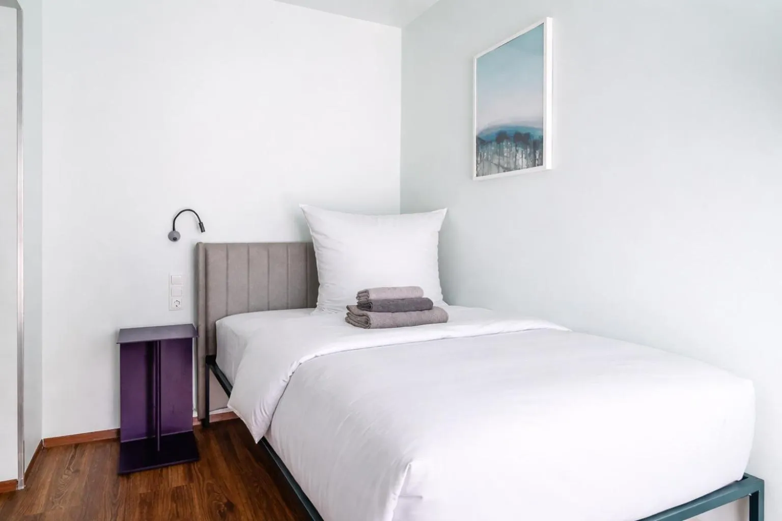 Bed in Das Schreder Hotel - Munich Free Parking