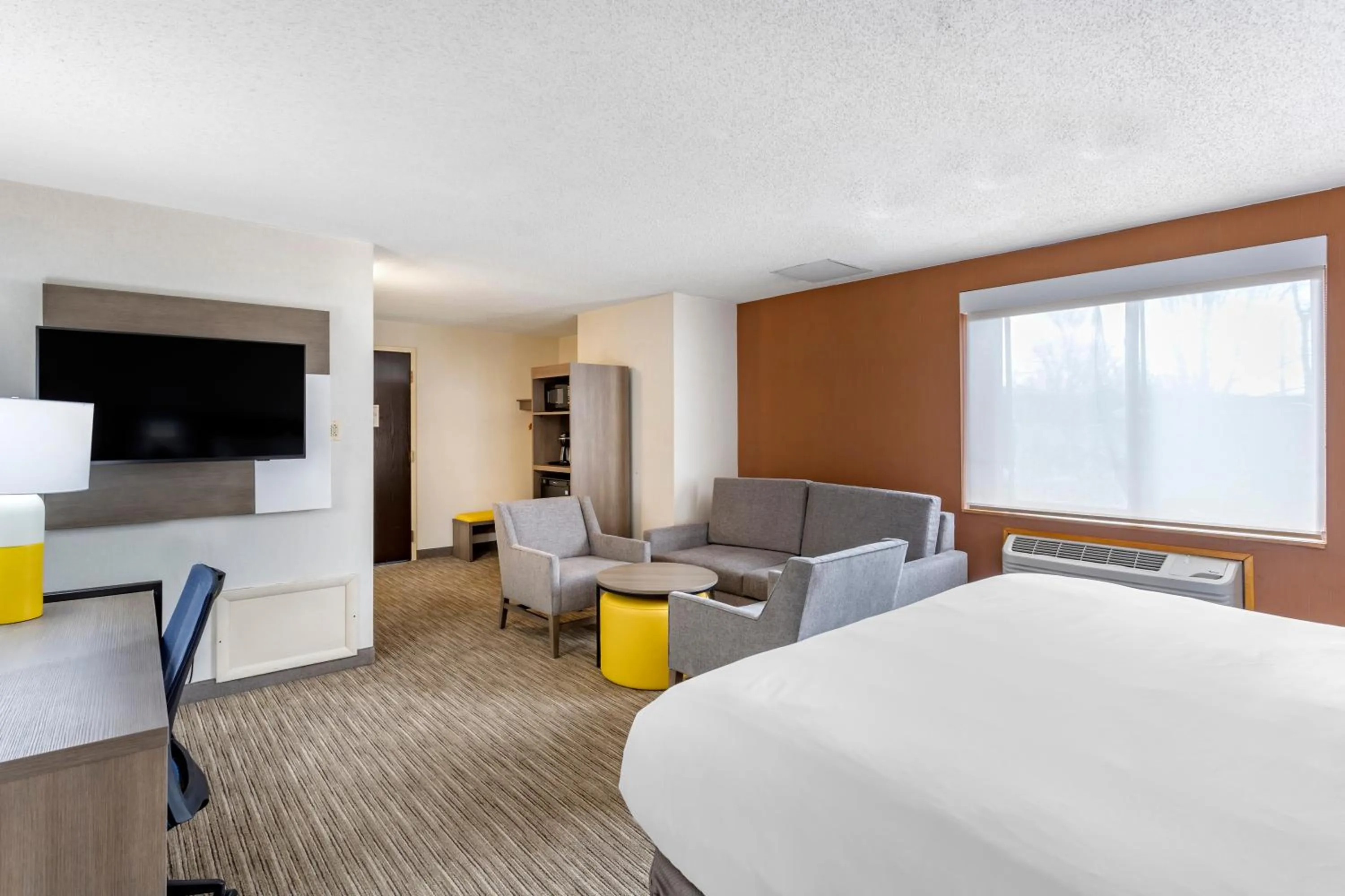 Photo of the whole room, Bed in Comfort Inn Paramus - Hackensack