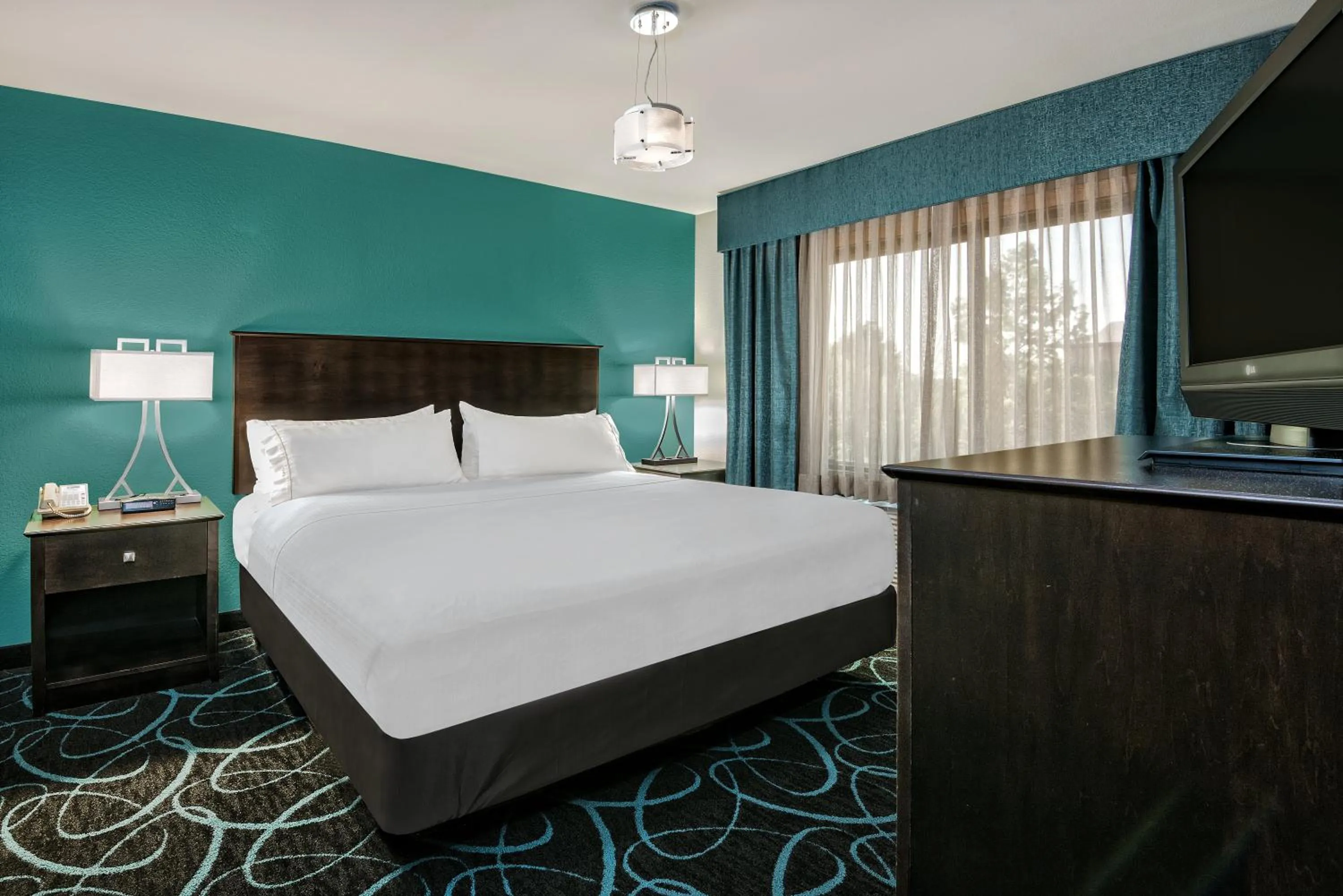 Photo of the whole room, Bed in Holiday Inn Express Hotel and Suites Fort Worth/I-20