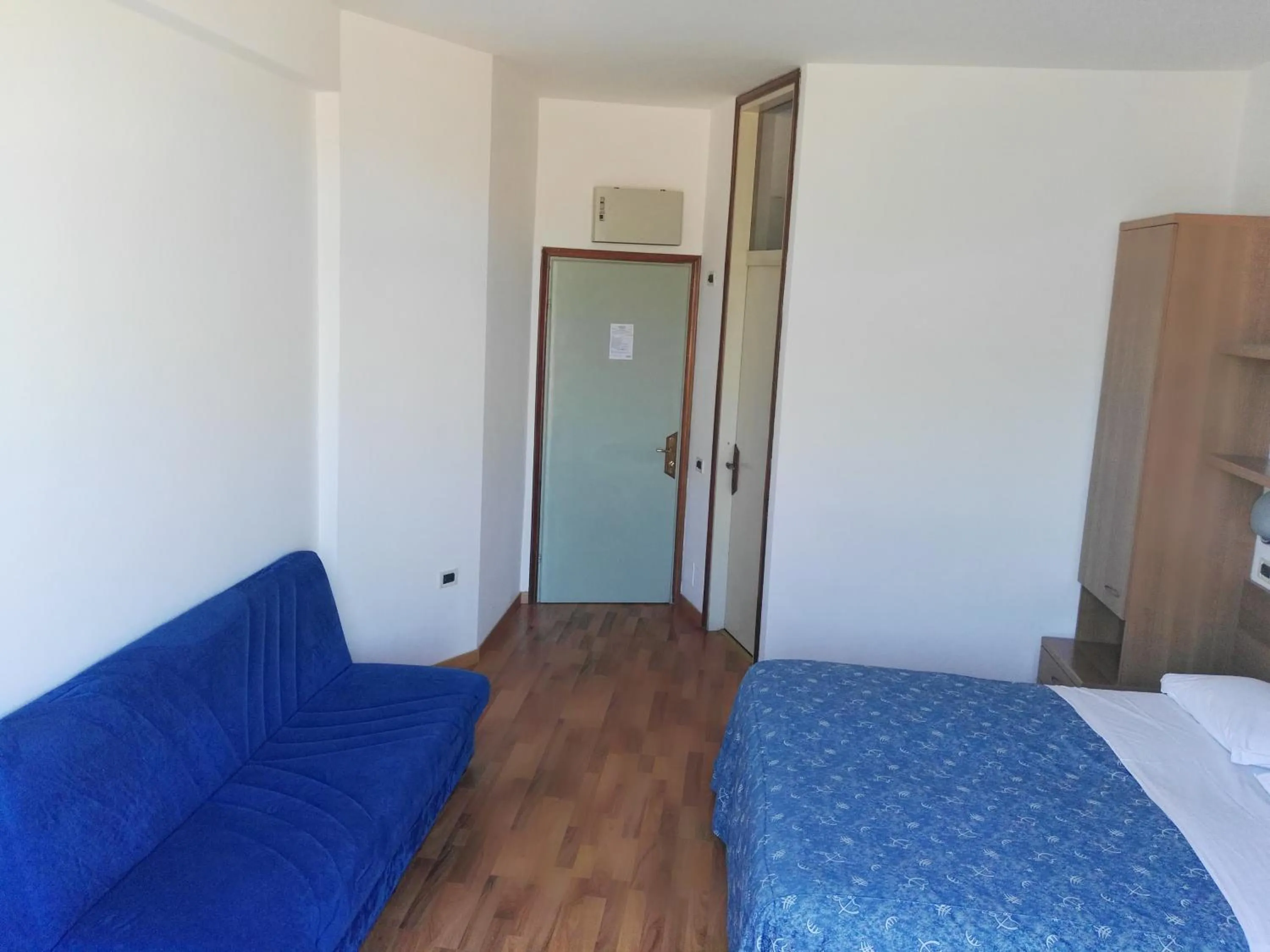 Property building in Hotel La Romantica