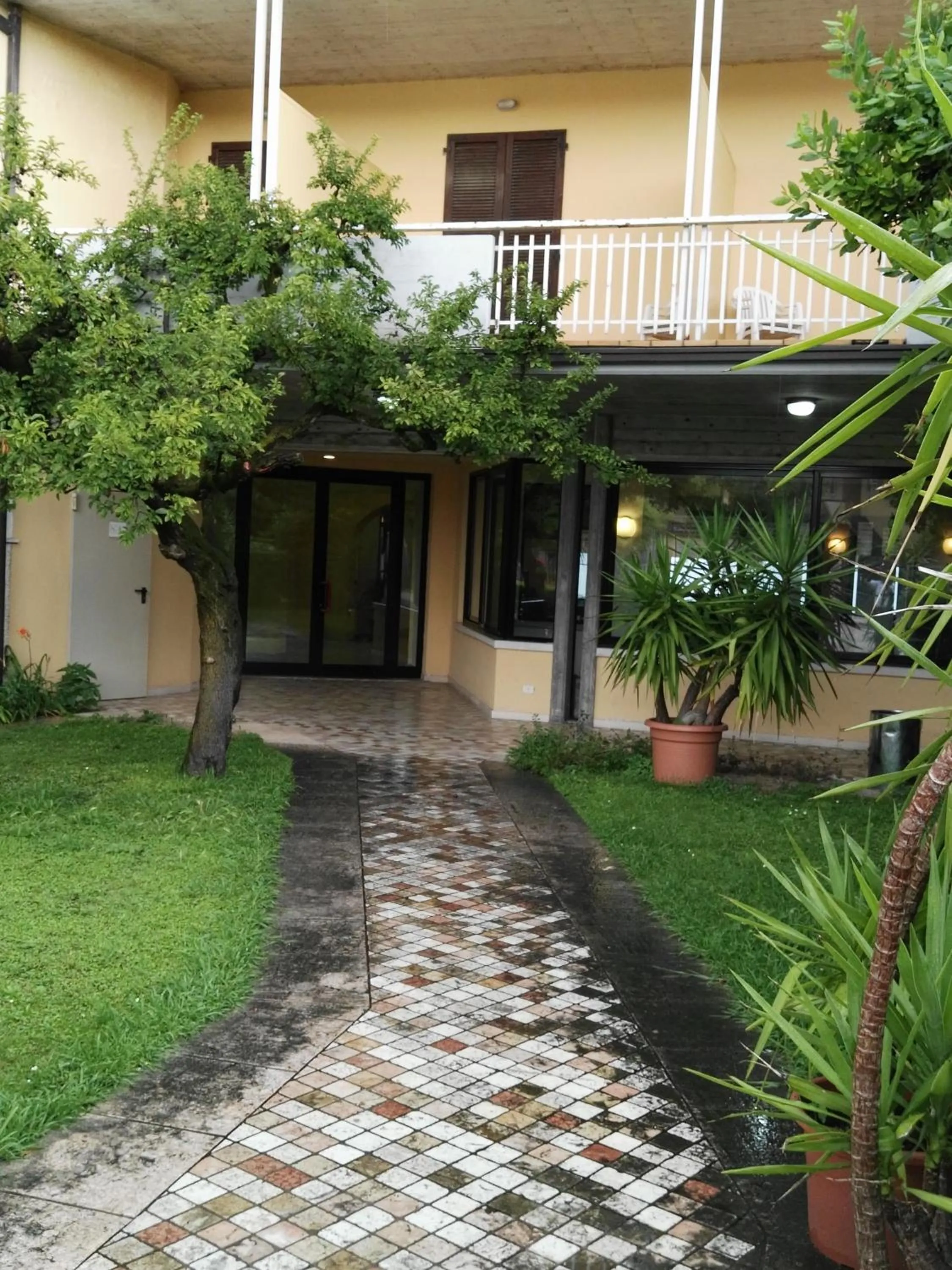 Property building in Hotel La Romantica