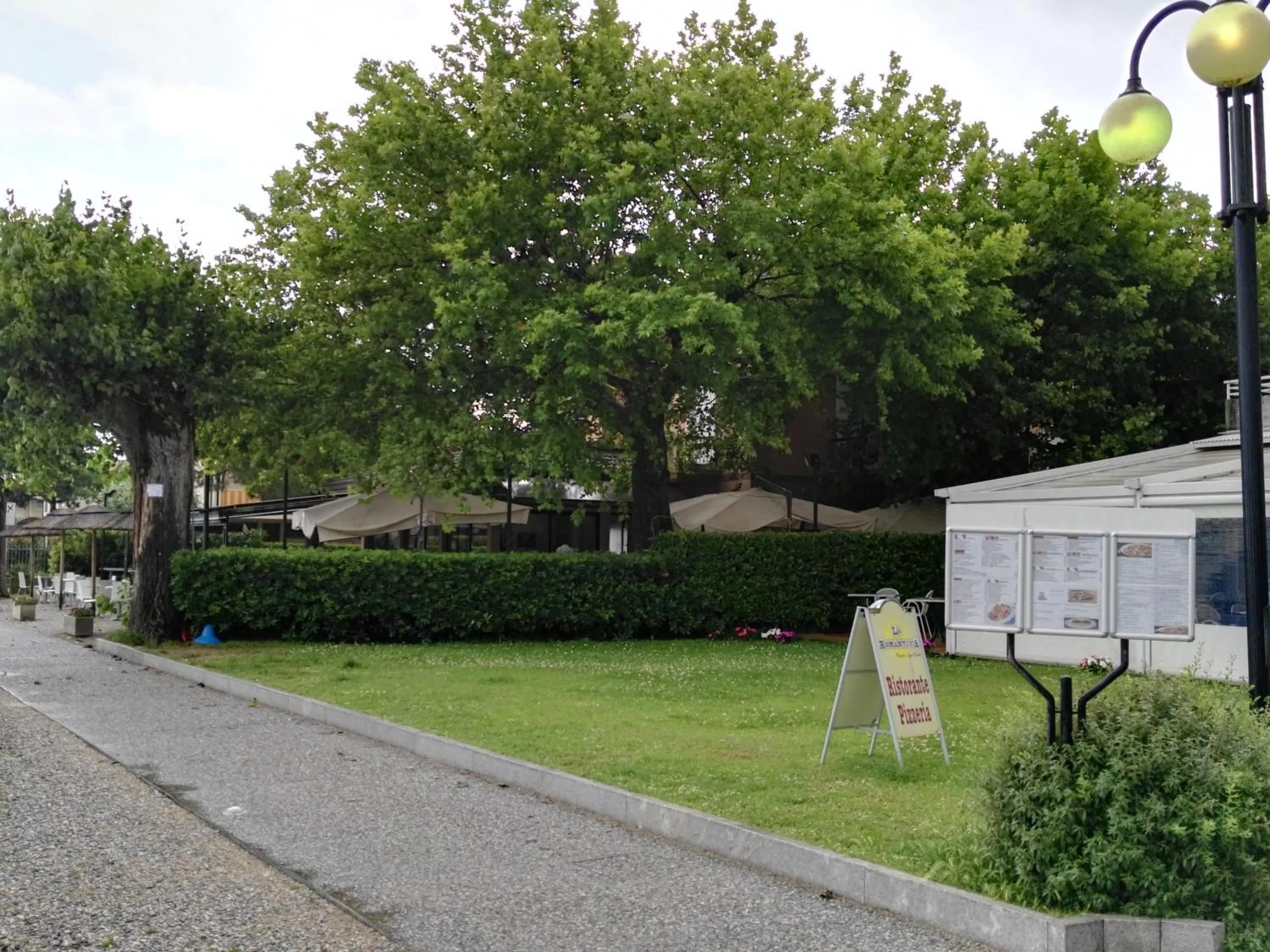 Property building in Hotel La Romantica