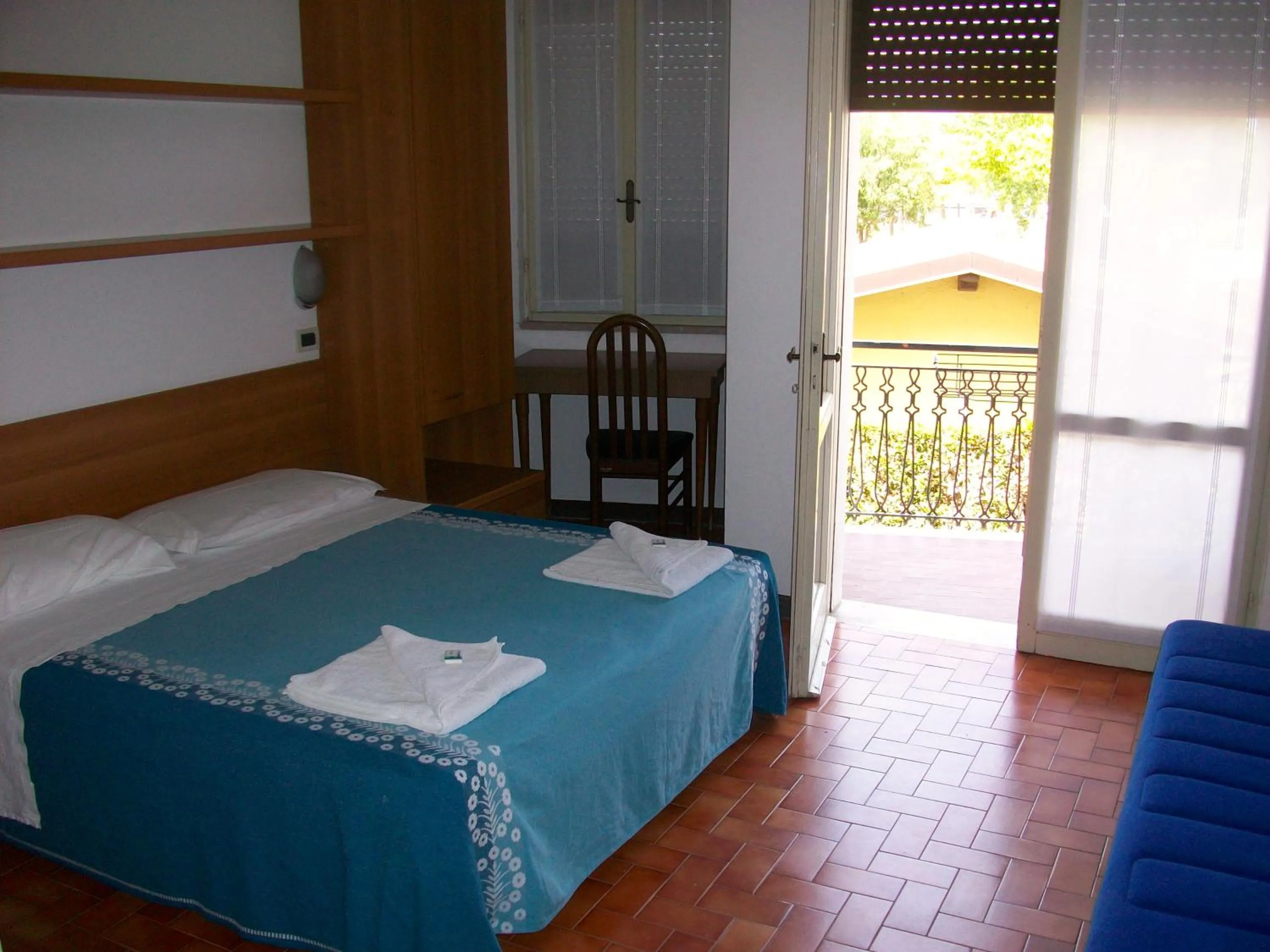 Summer in Hotel La Romantica